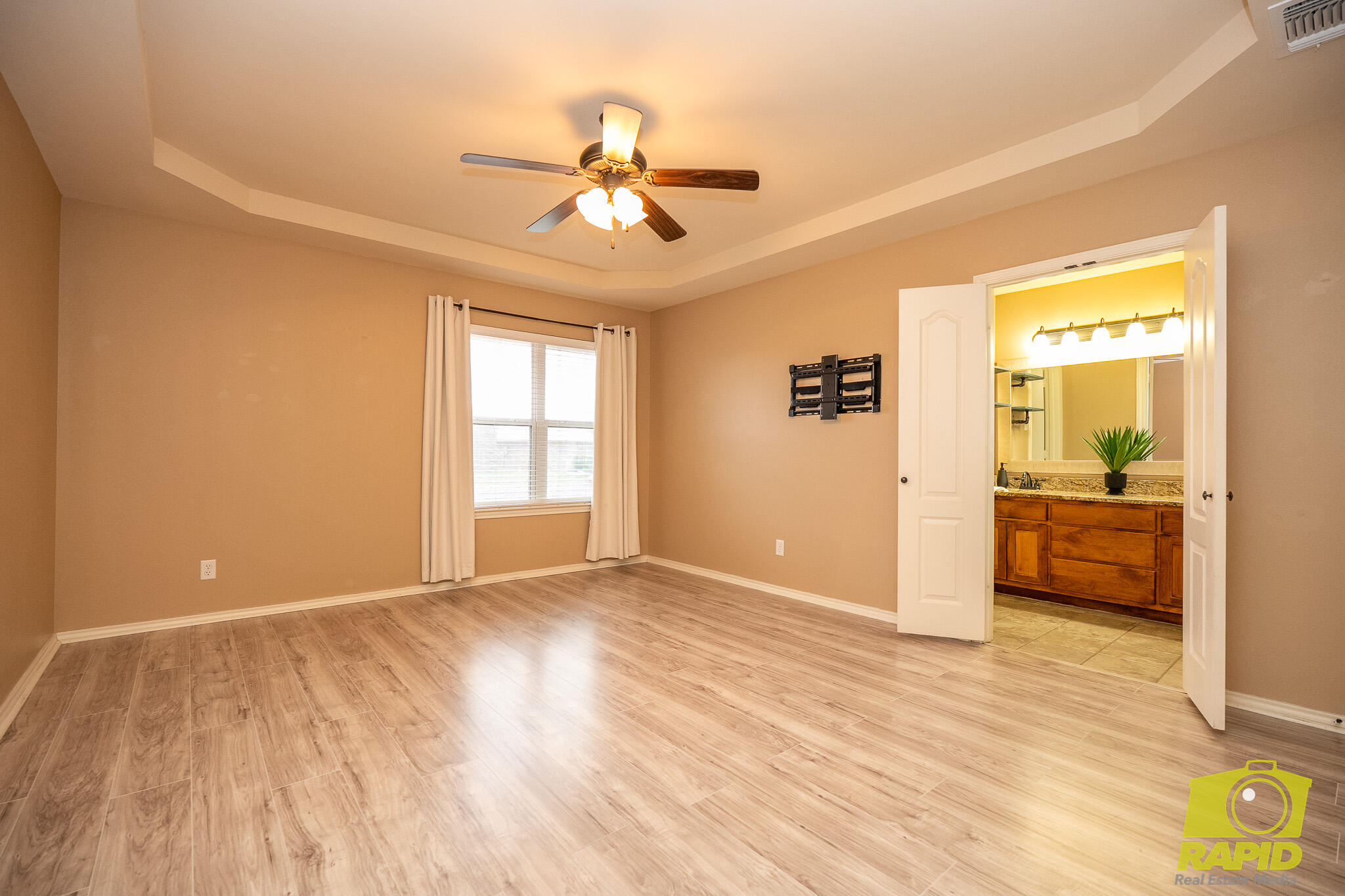 4161 Huntleigh Drive Property Photo 13