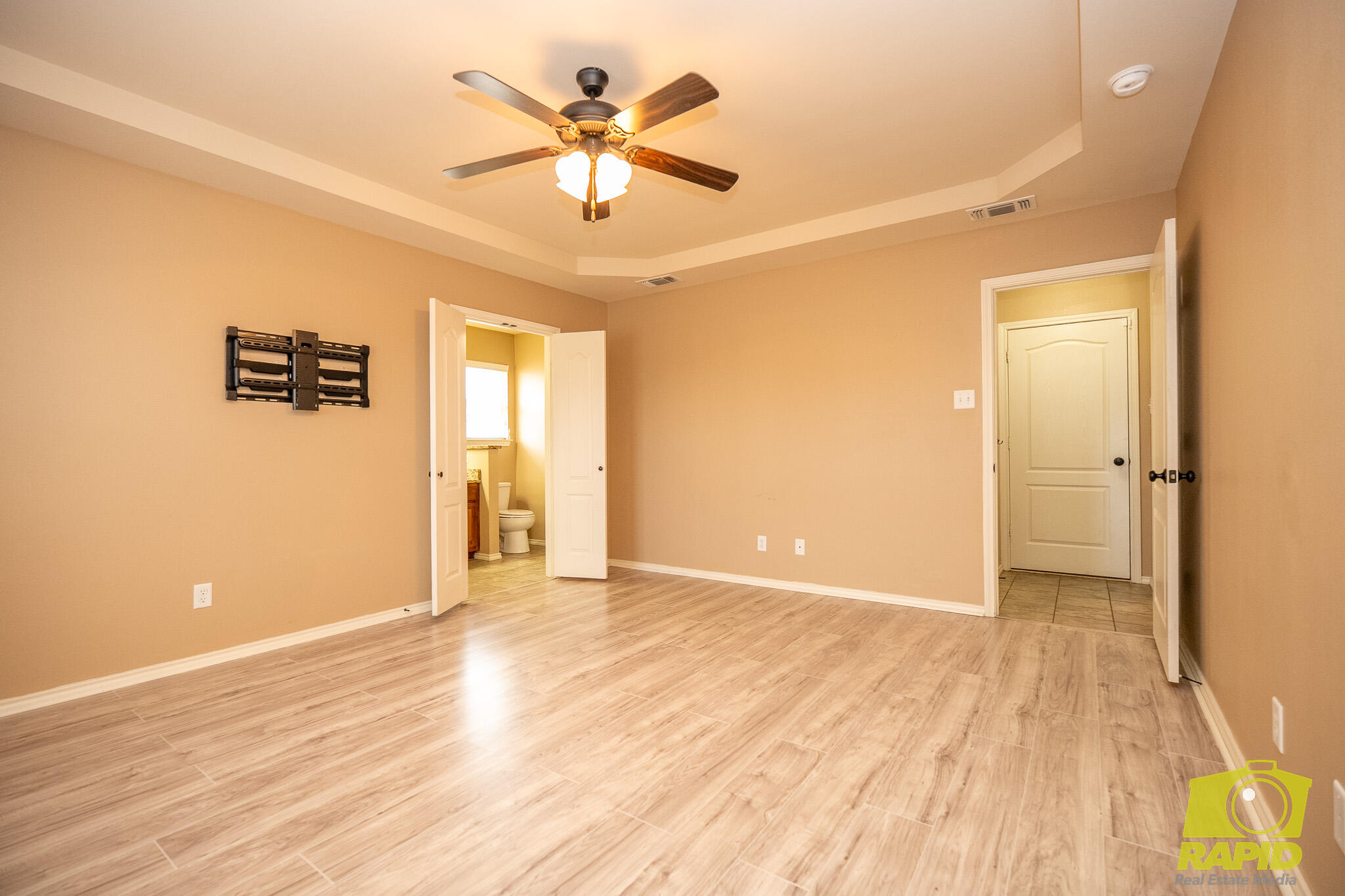 4161 Huntleigh Drive Property Photo 16