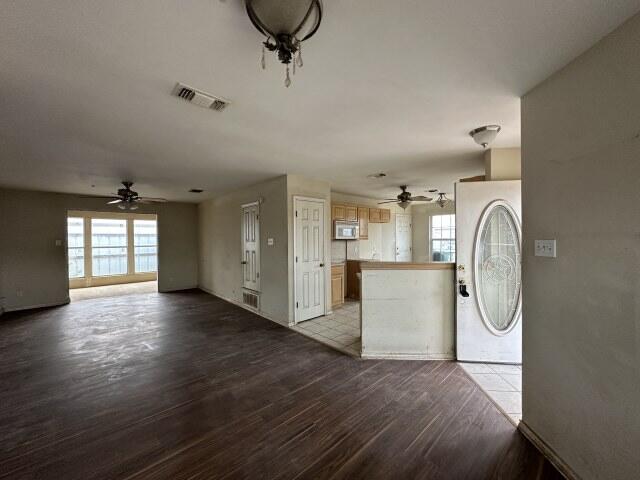2930 Waco Street Property Photo 8