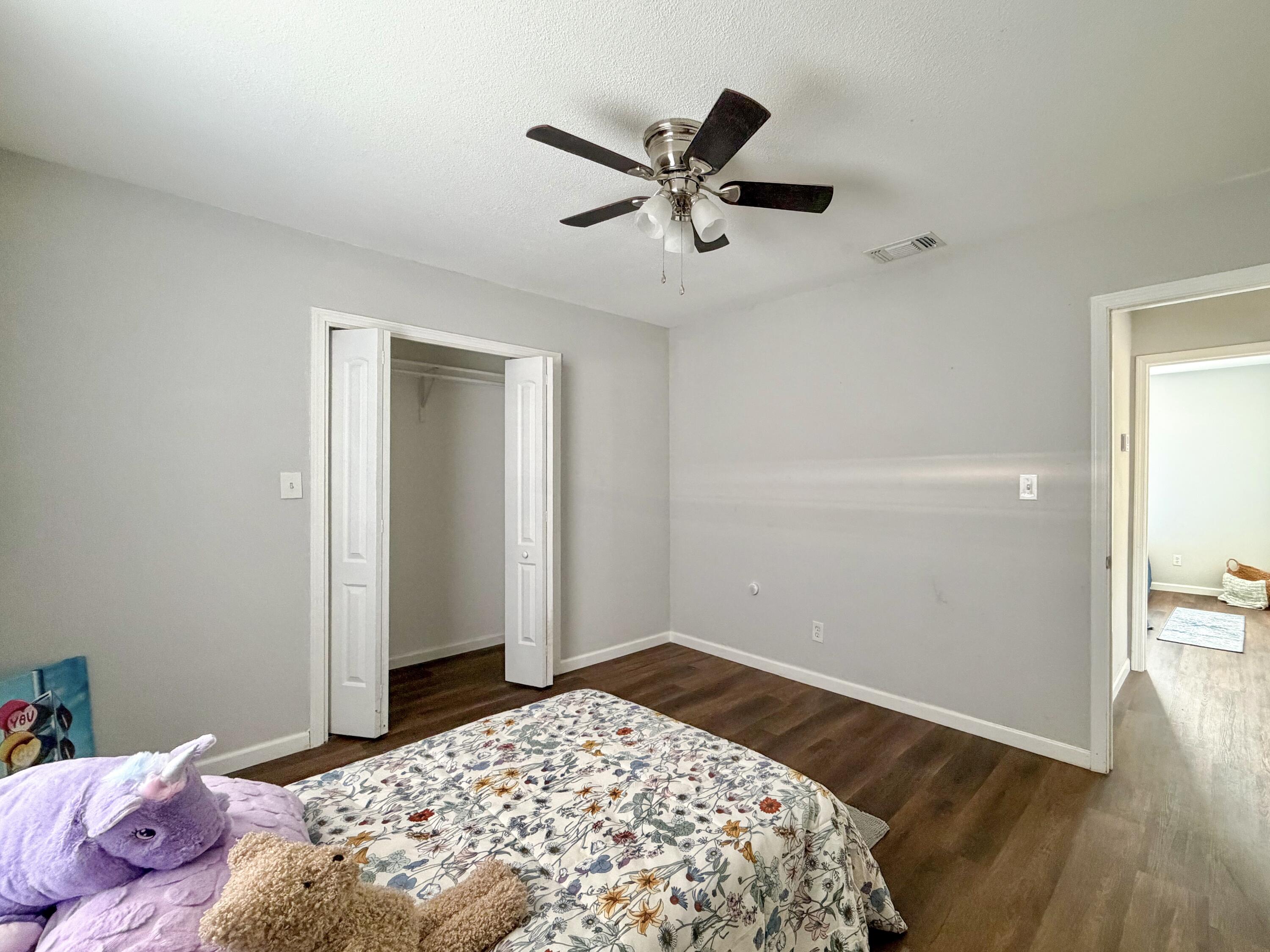 521 E 42nd Street Property Photo 16