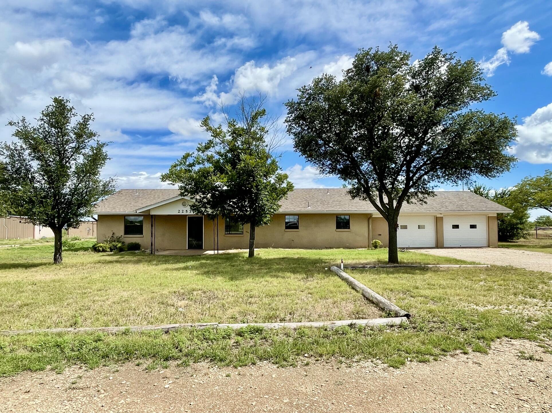 2253 E Valley Drive Property Photo 1