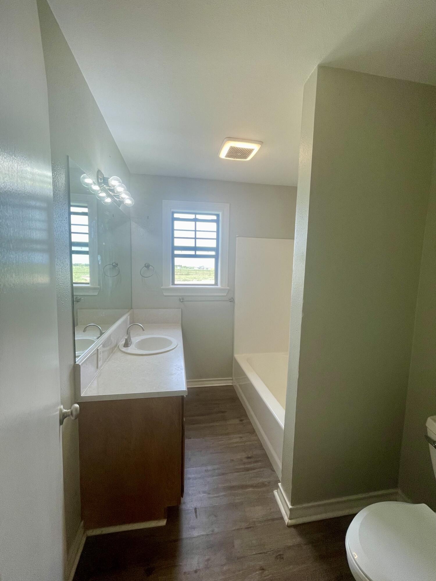2253 E Valley Drive Property Photo 10