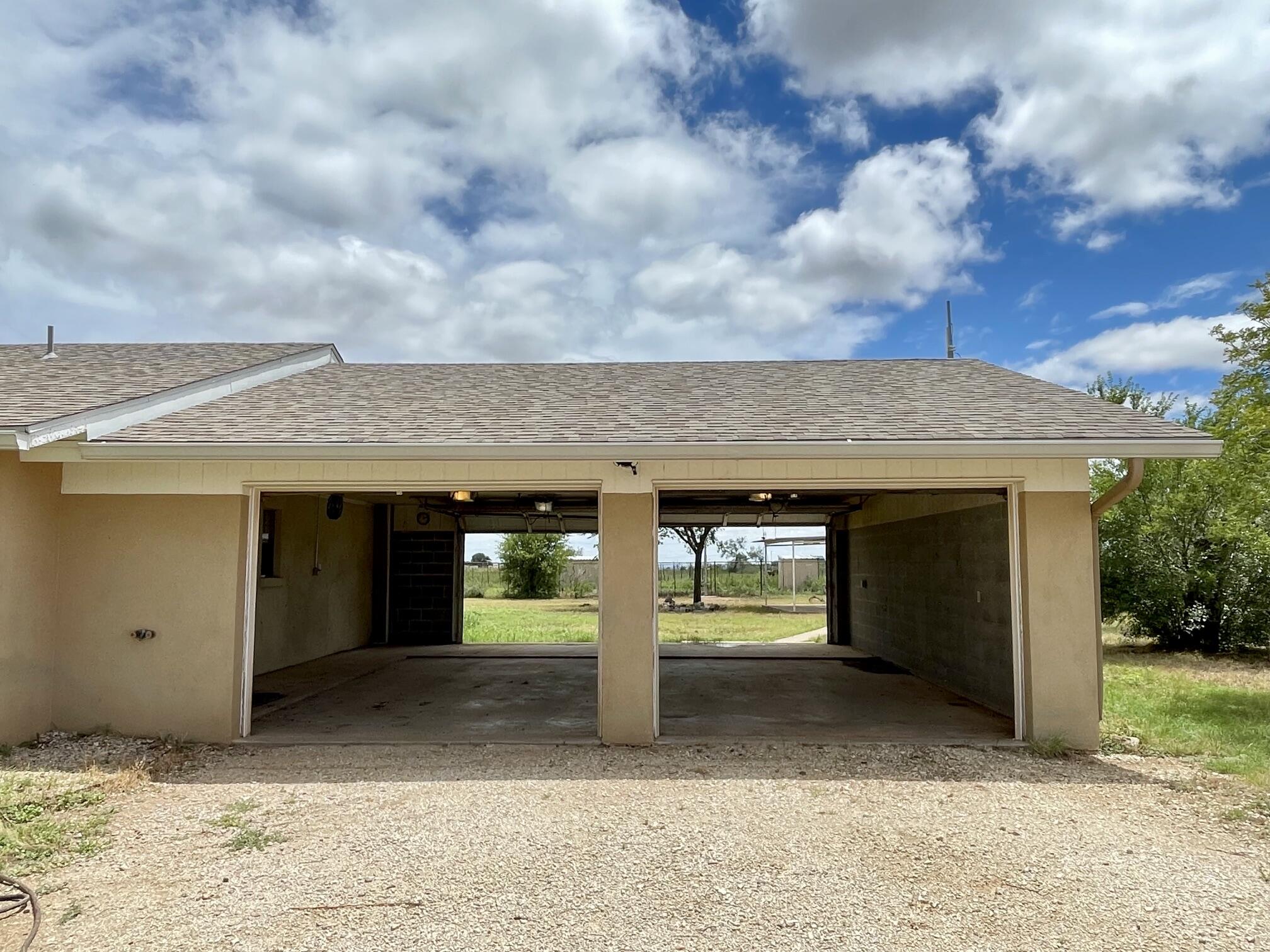 2253 E Valley Drive Property Photo 12