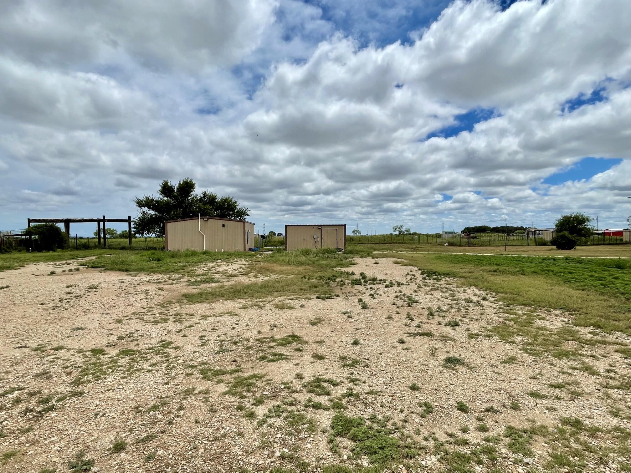 2253 E Valley Drive Property Photo 16
