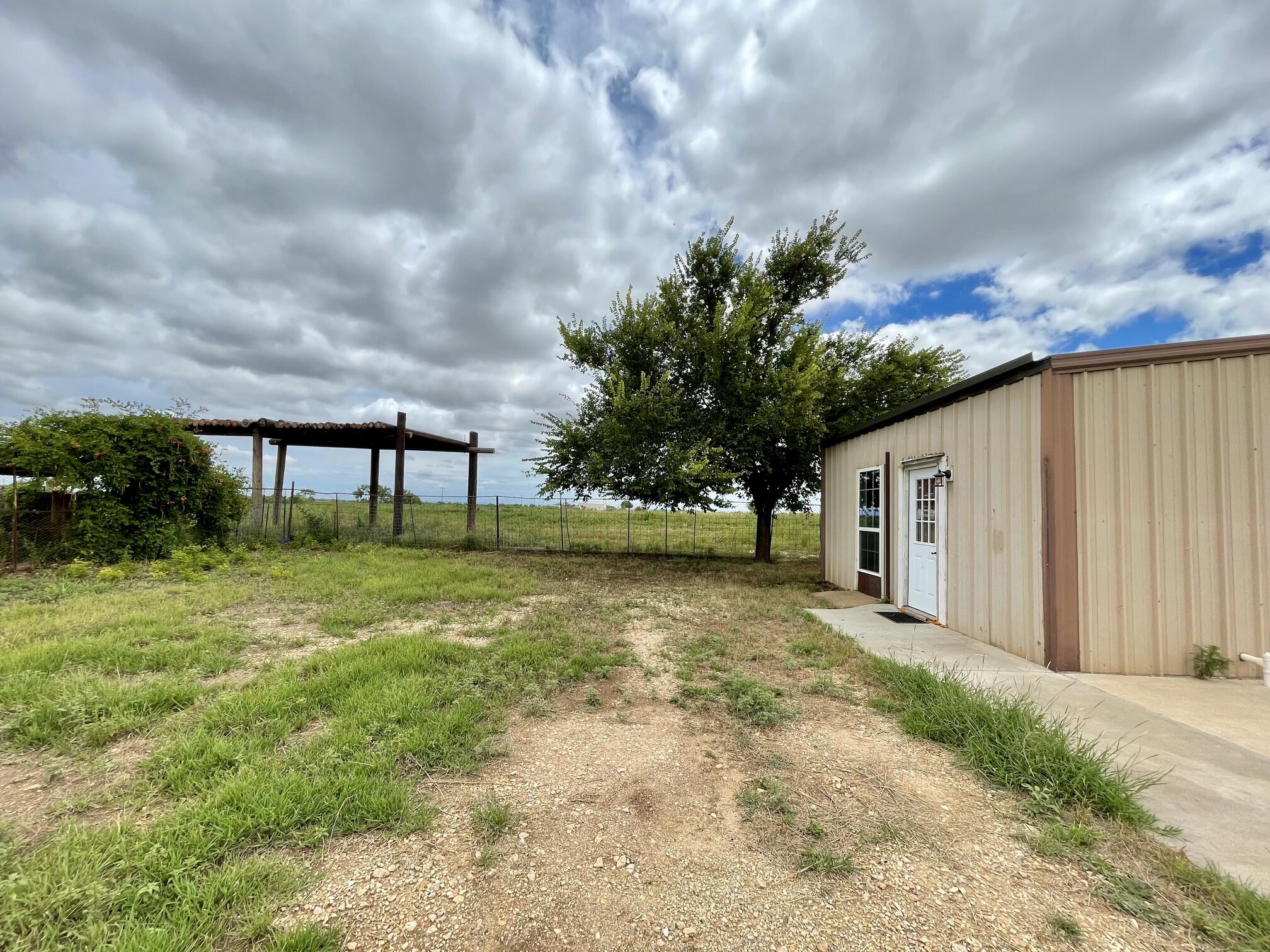 2253 E Valley Drive Property Photo 19