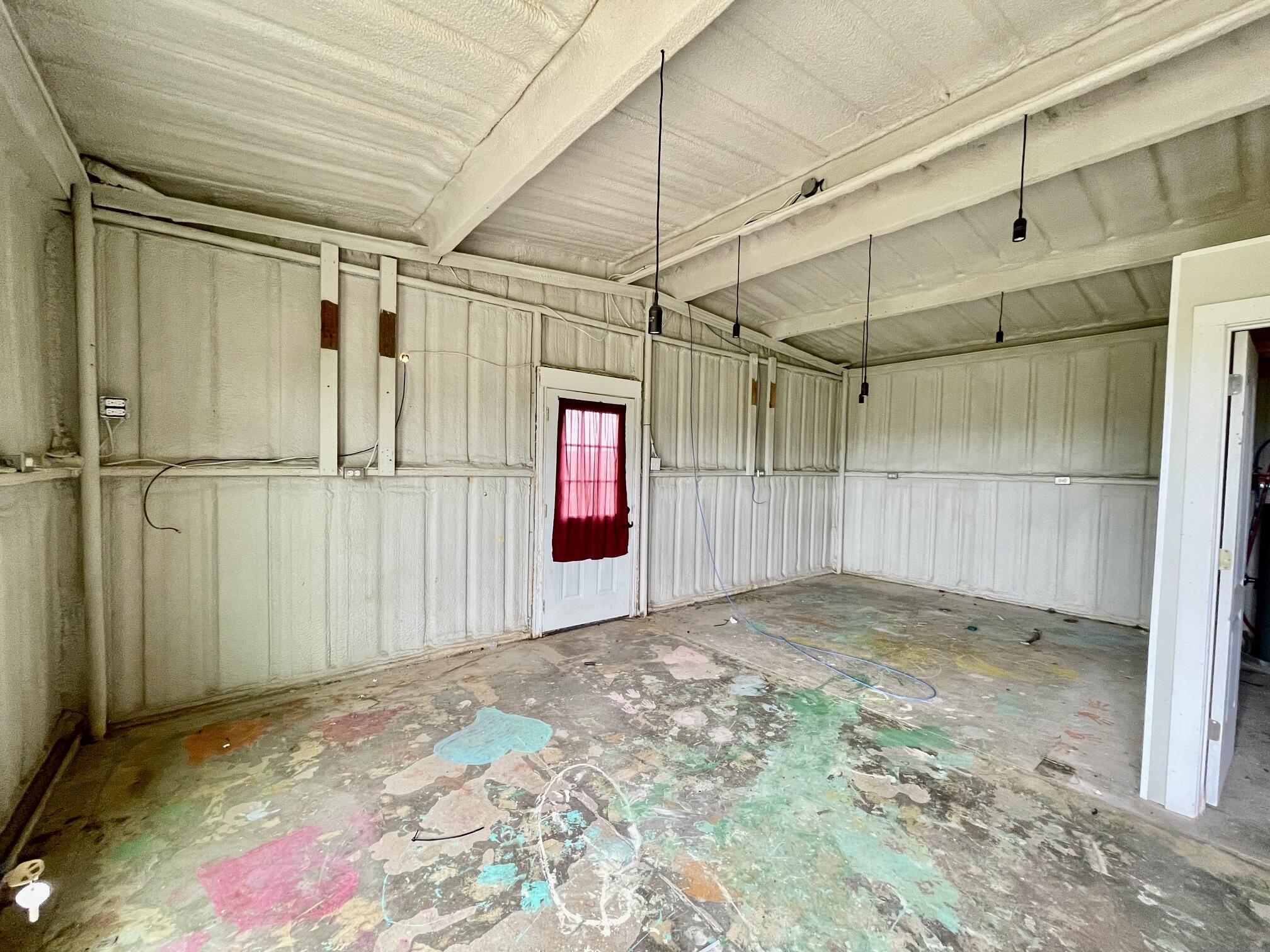 2253 E Valley Drive Property Photo 21