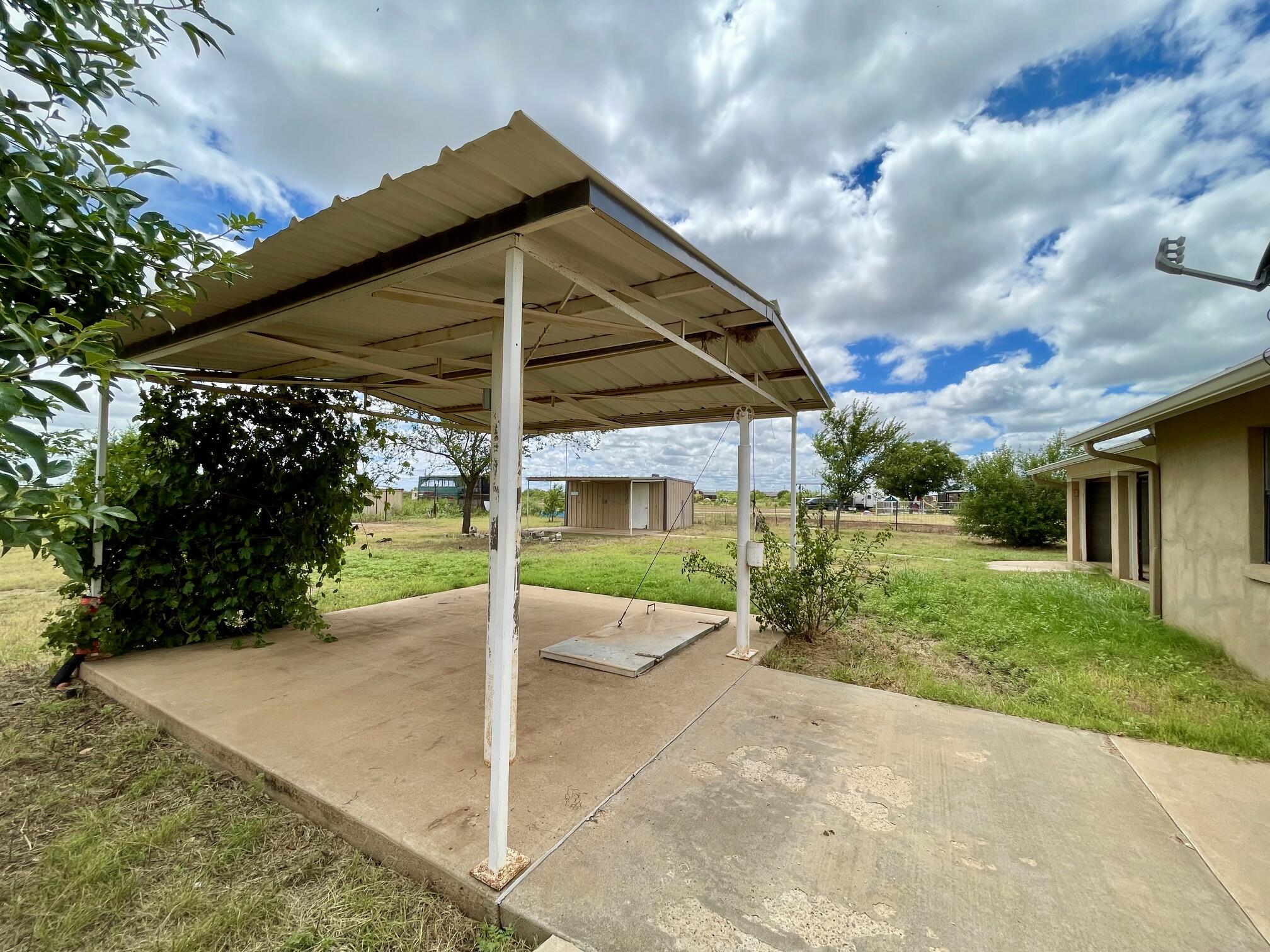 2253 E Valley Drive Property Photo 25