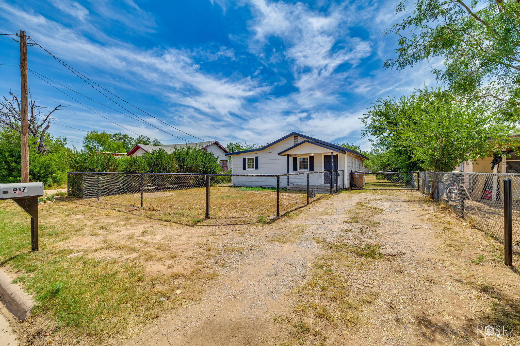 917 Texas Avenue Property Photo 3