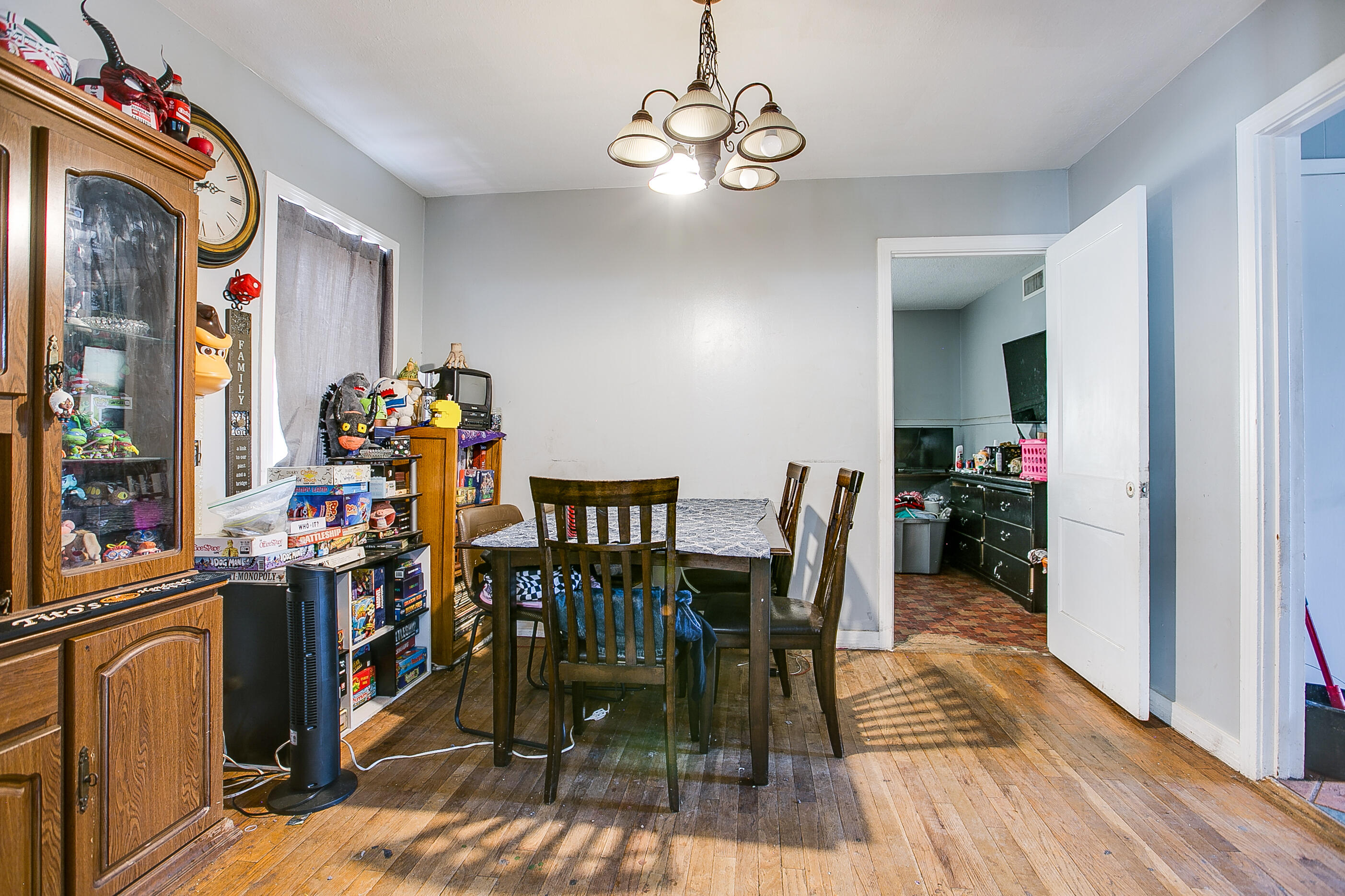 1916 N Parkway Street Property Photo 6