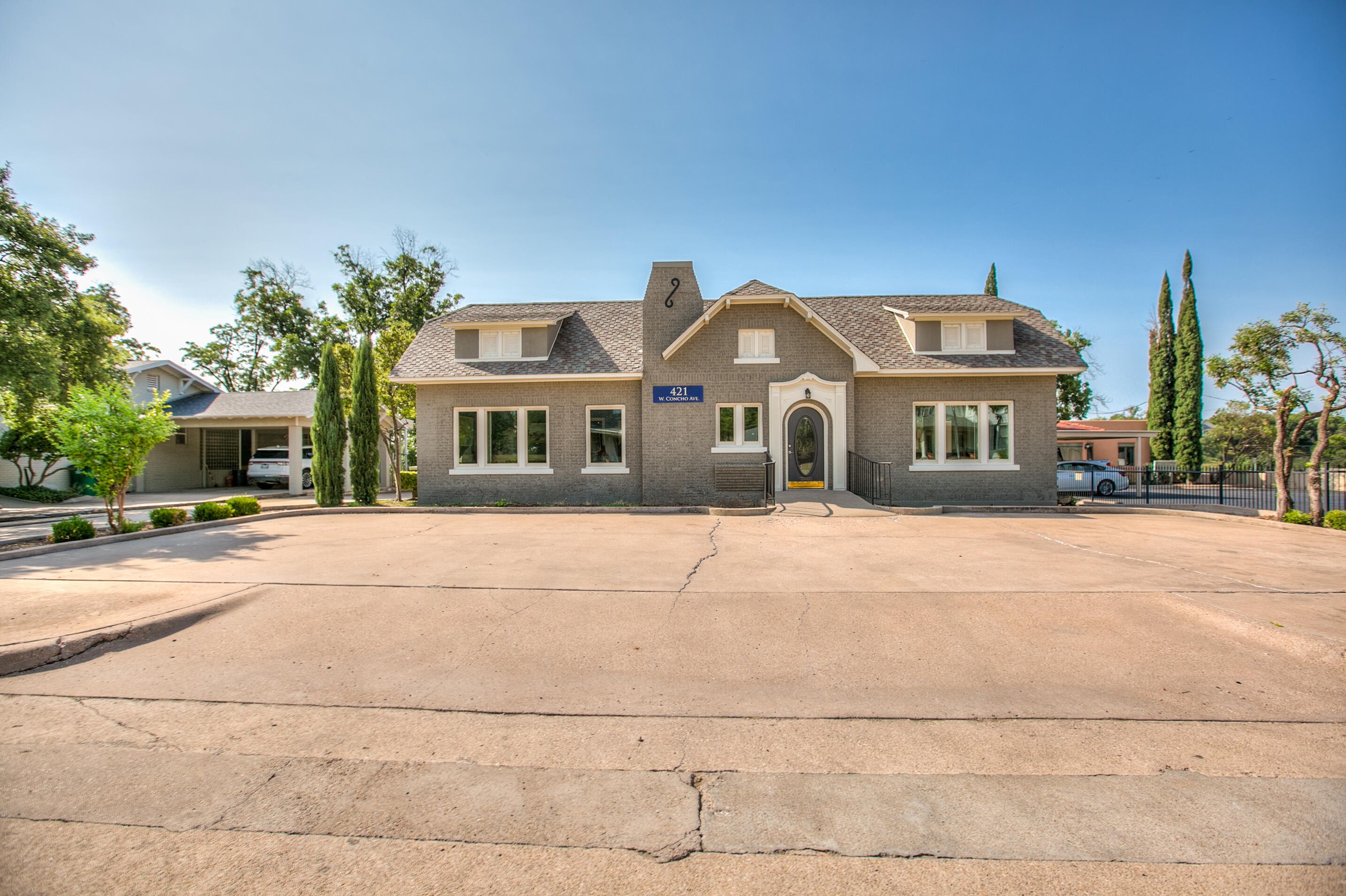421 W Concho Avenue Property Photo 1