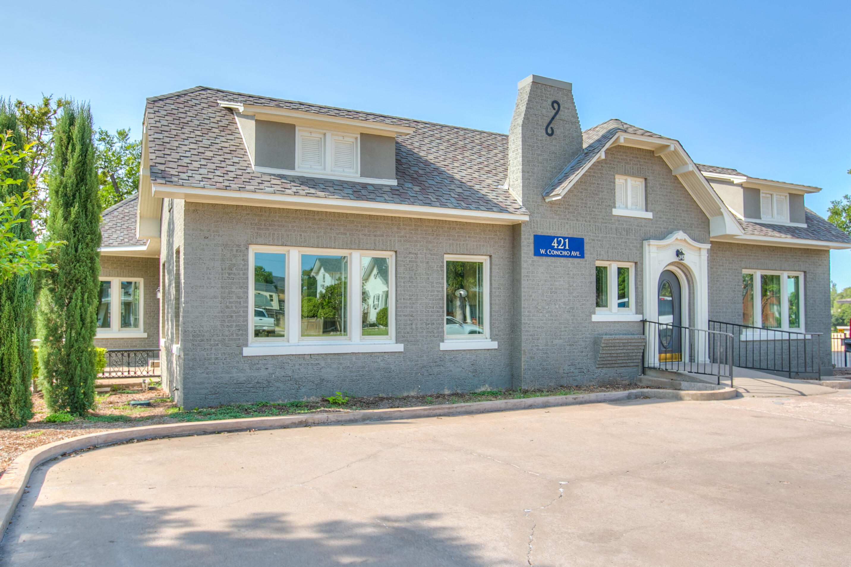 421 W Concho Avenue Property Photo 3