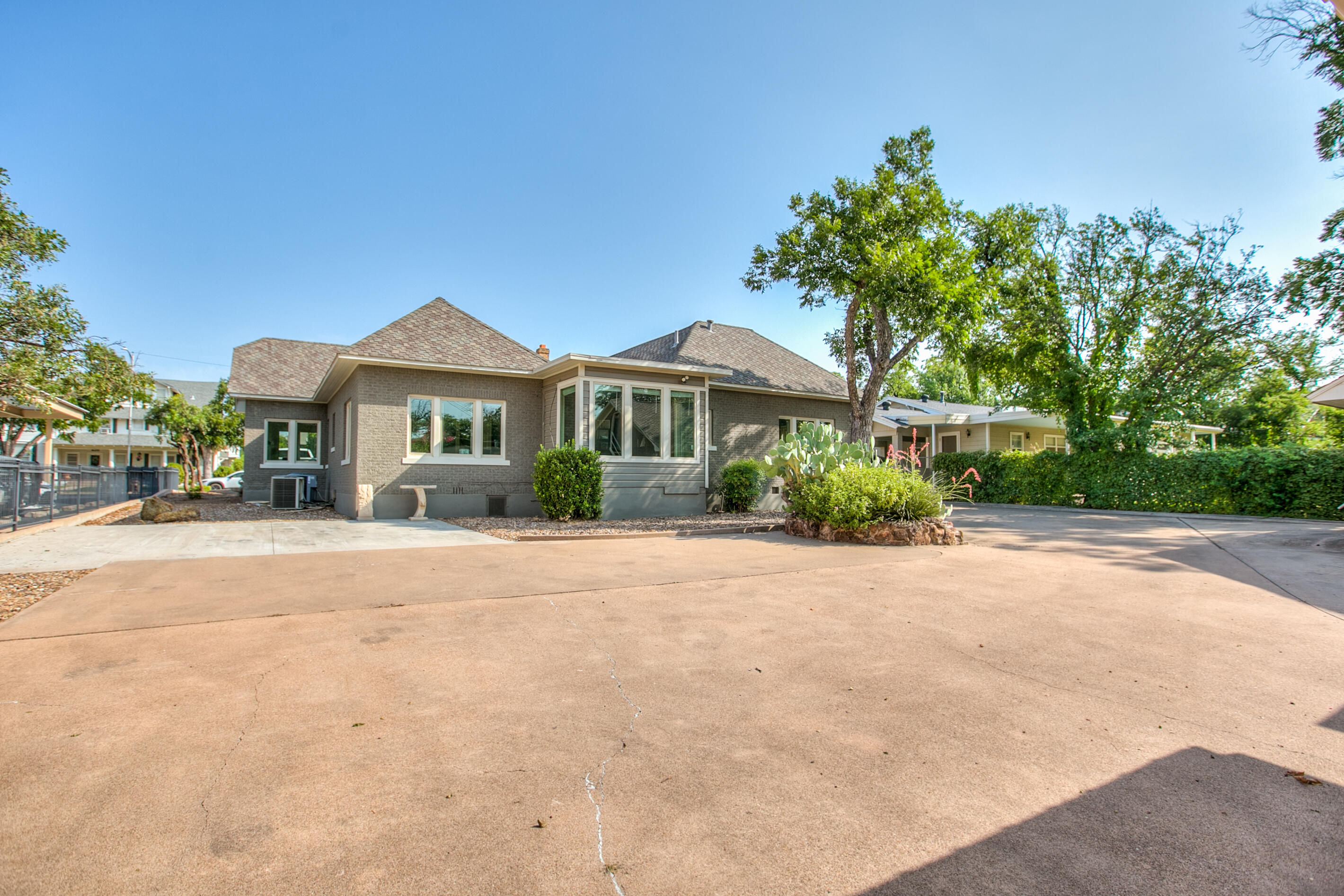 421 W Concho Avenue Property Photo 6