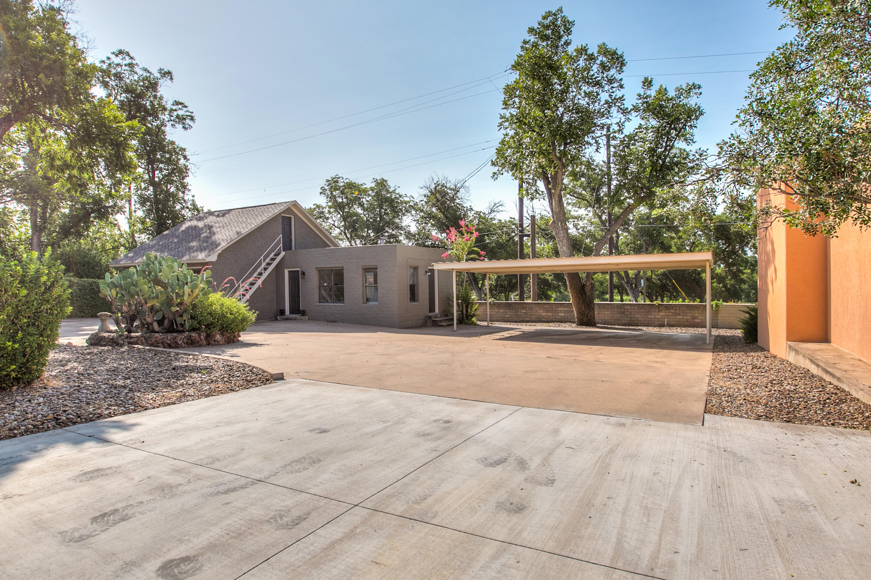 421 W Concho Avenue Property Photo 8