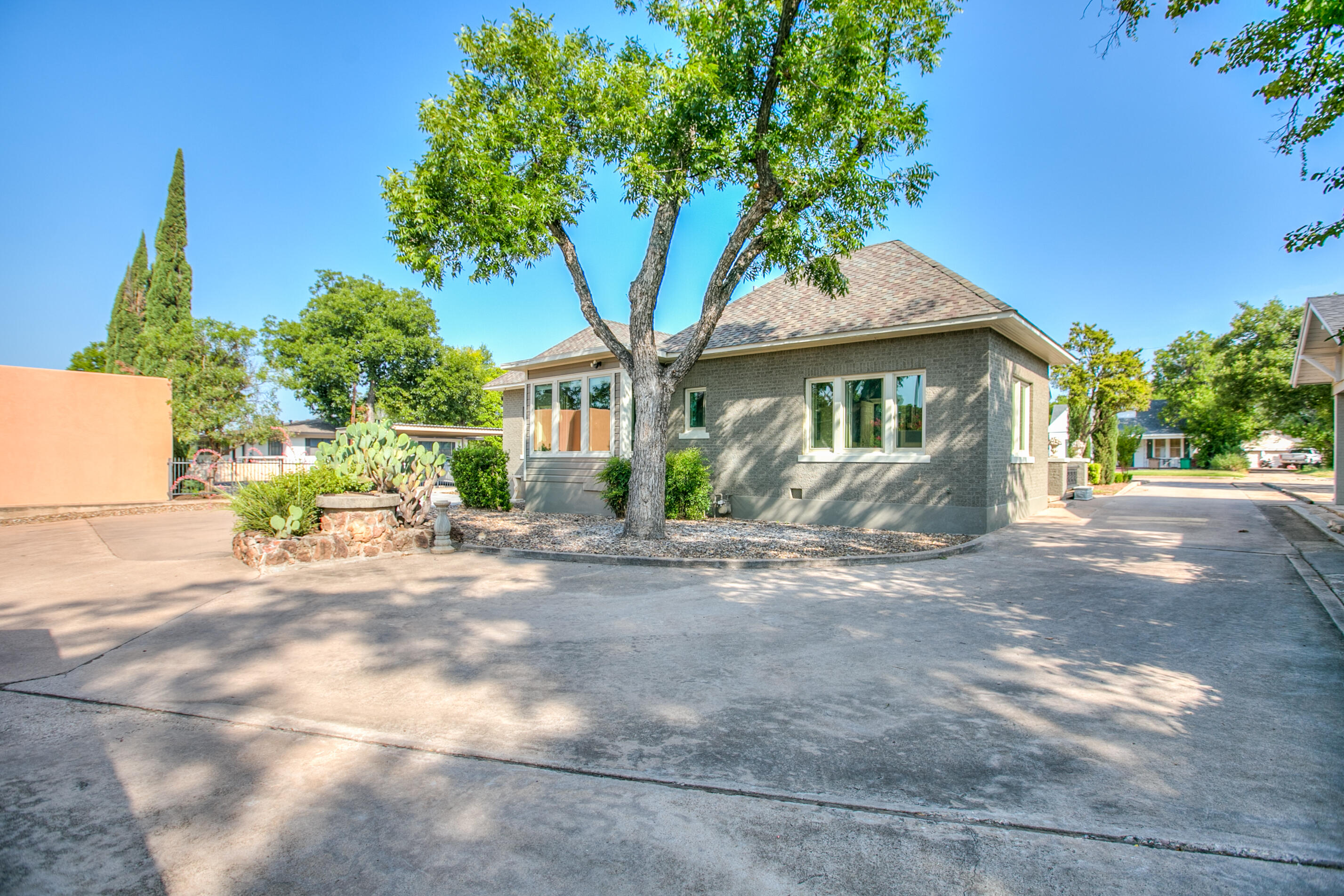 421 W Concho Avenue Property Photo 18