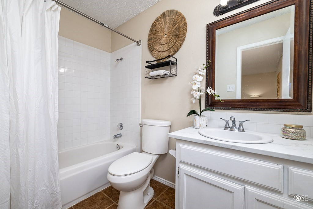 1338 Fox Hollow Street Property Photo 16