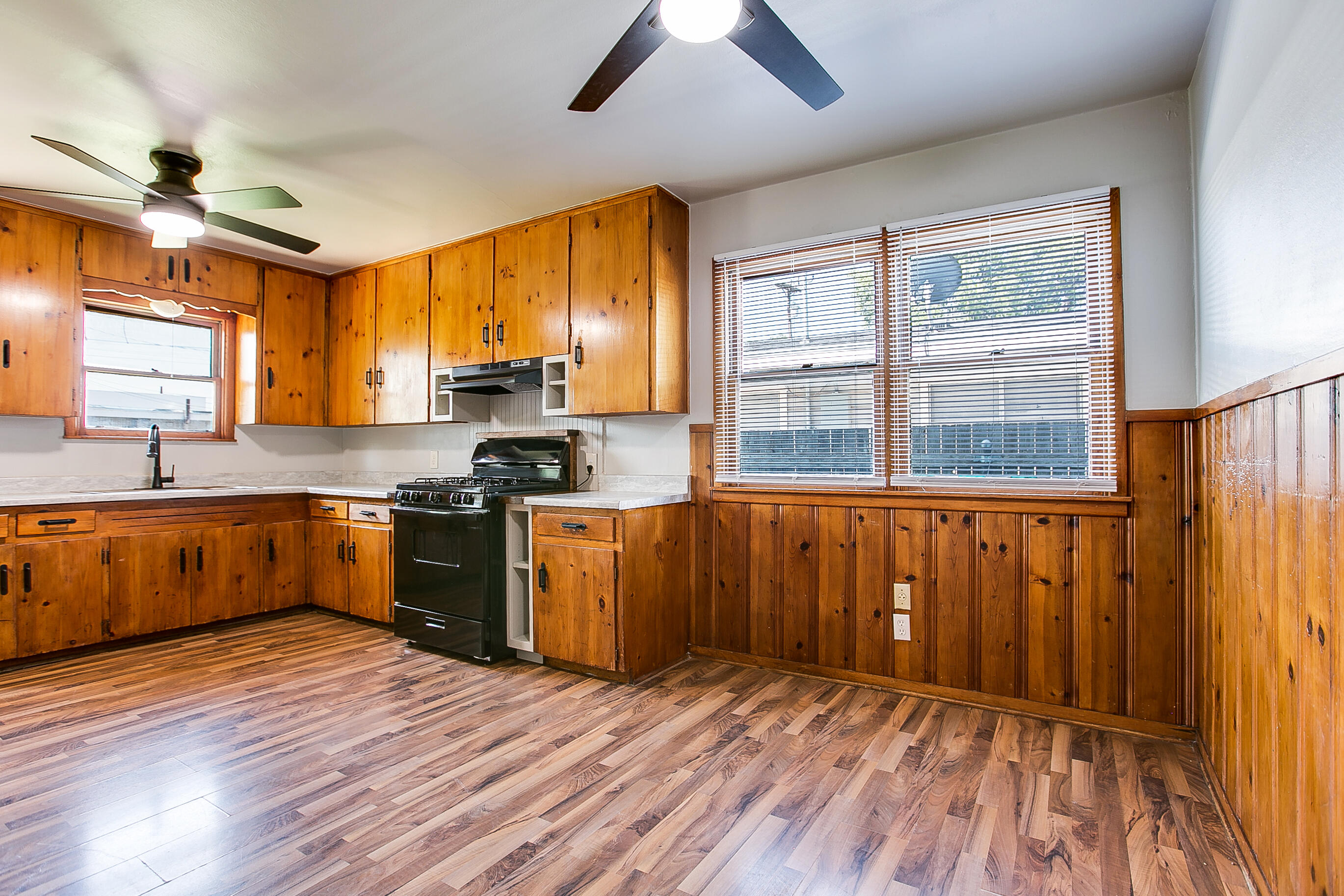 2725 Rio Grande Street Property Photo 6
