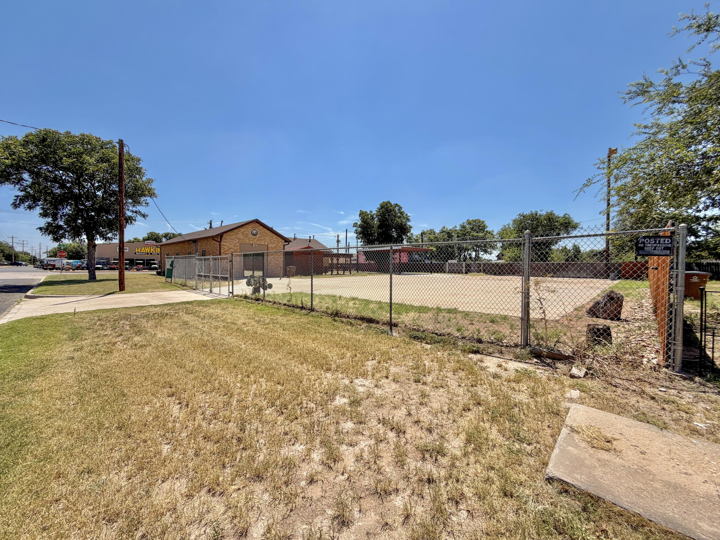 1103 S Oakes Street Property Photo 3