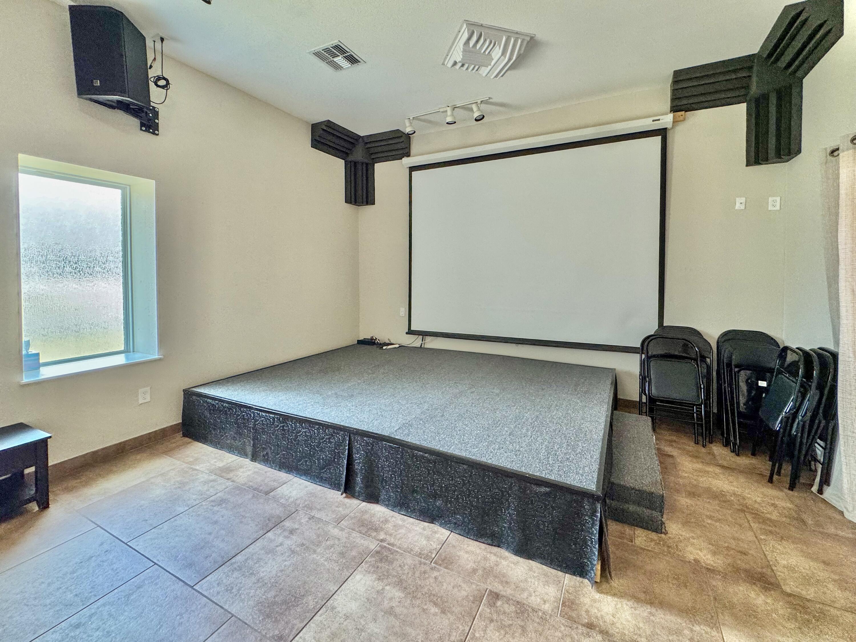 1103 S Oakes Street Property Photo 14