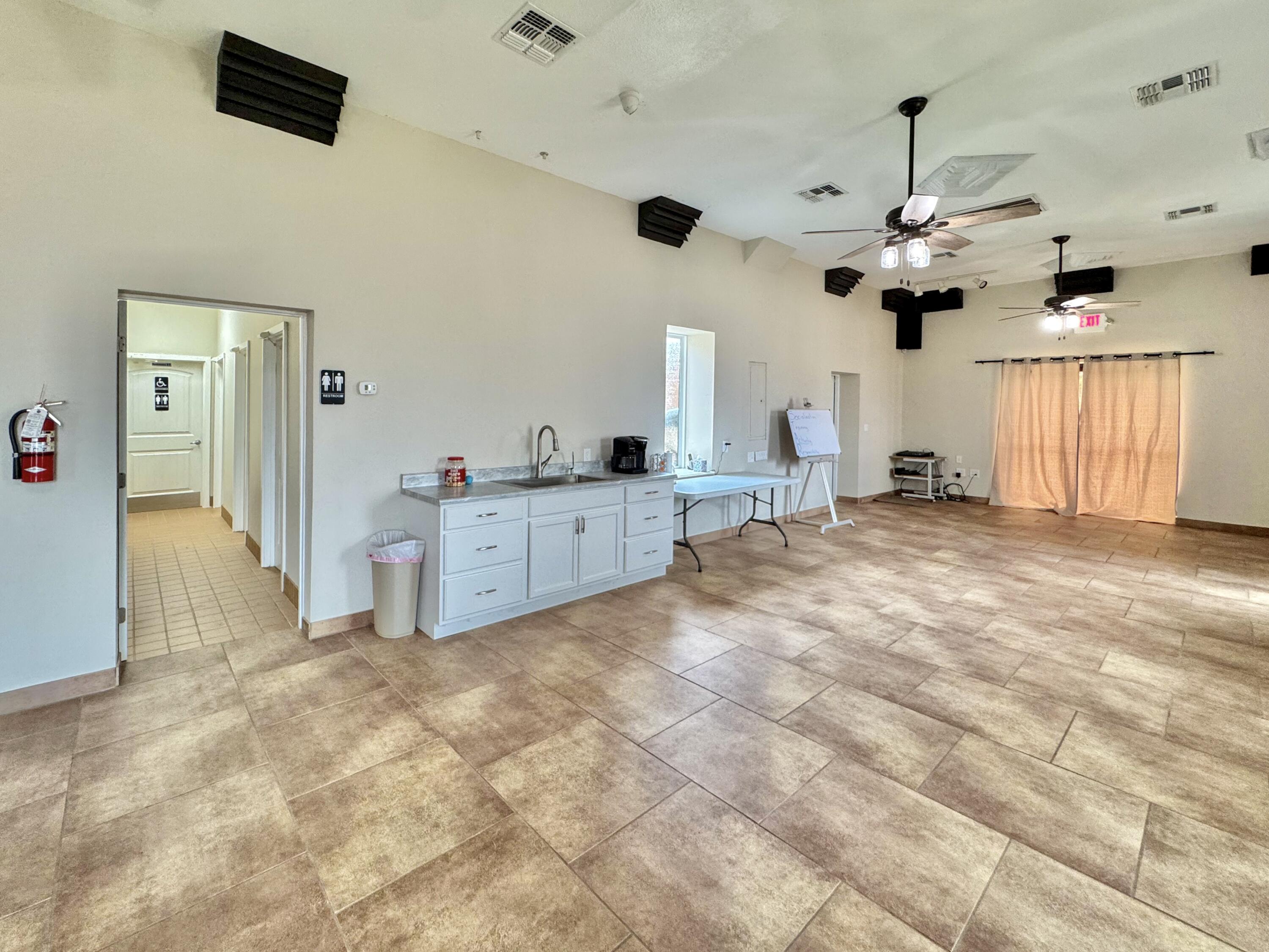 1103 S Oakes Street Property Photo 15