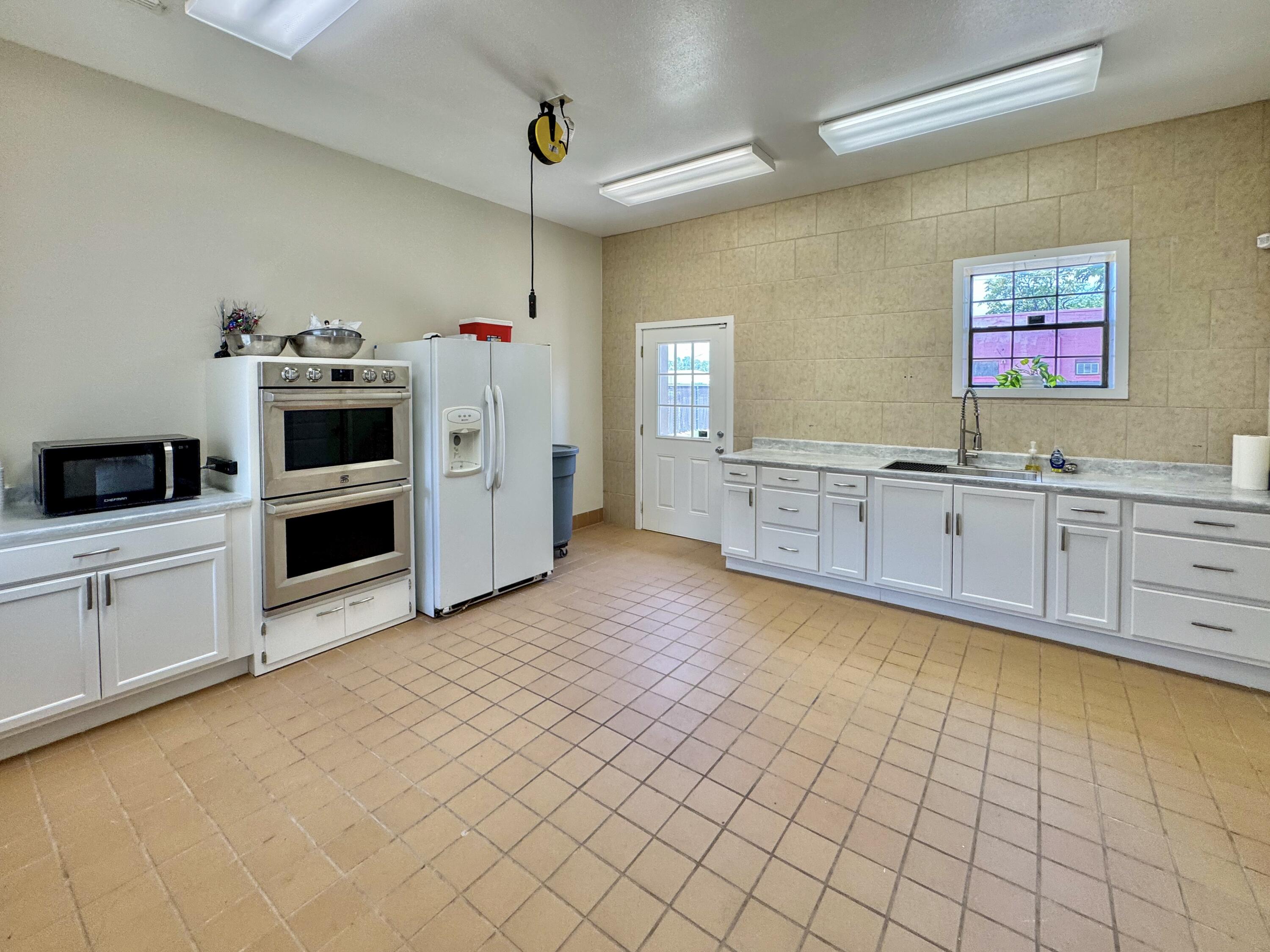 1103 S Oakes Street Property Photo 21