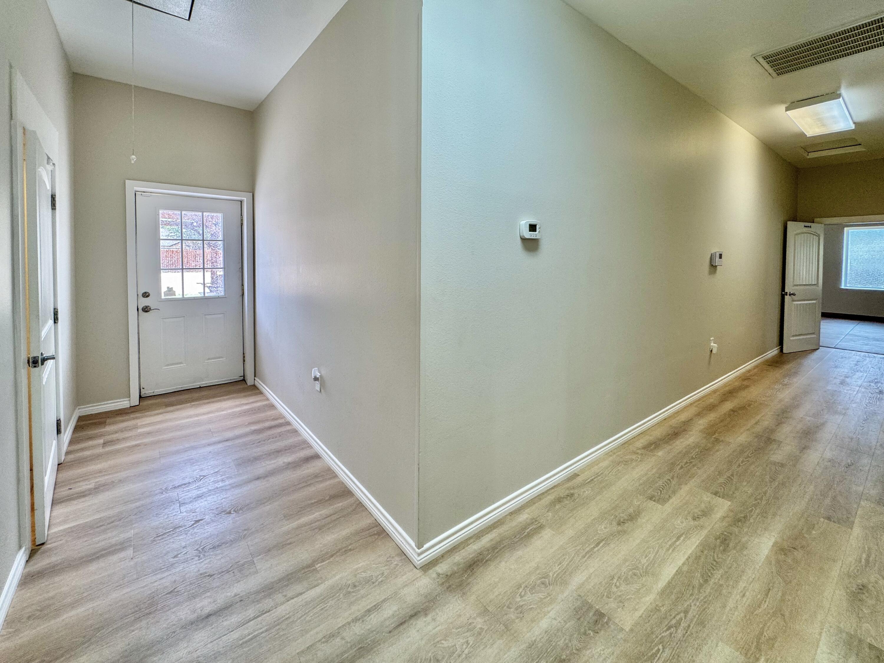 1103 S Oakes Street Property Photo 25