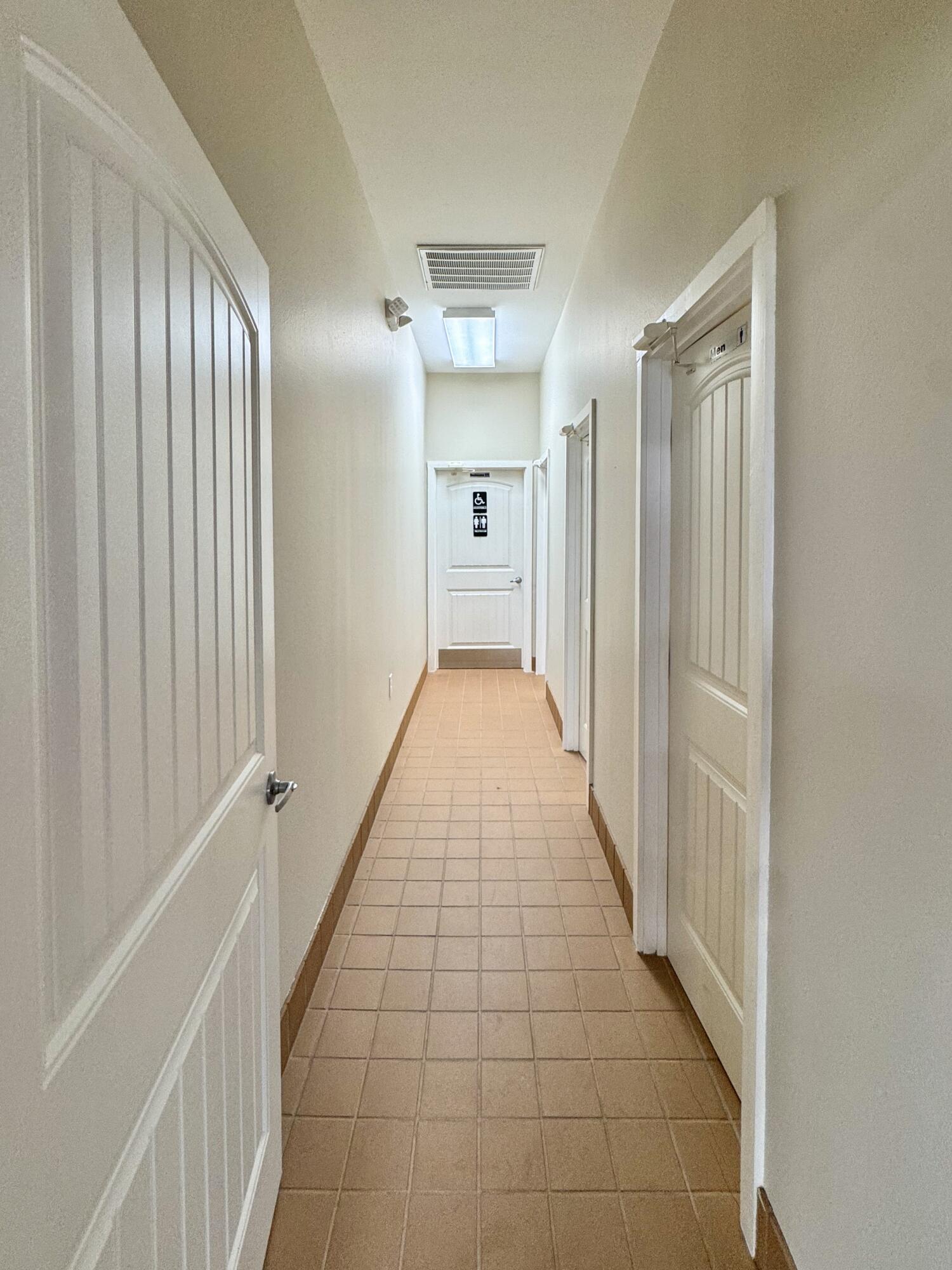 1103 S Oakes Street Property Photo 27