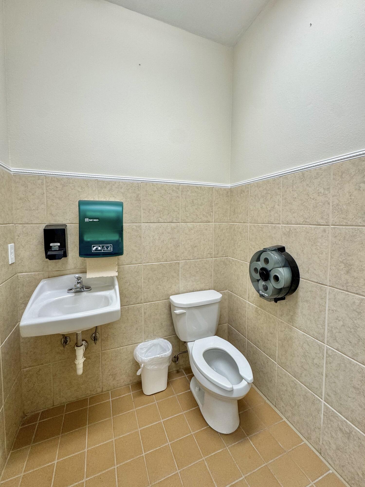 1103 S Oakes Street Property Photo 29