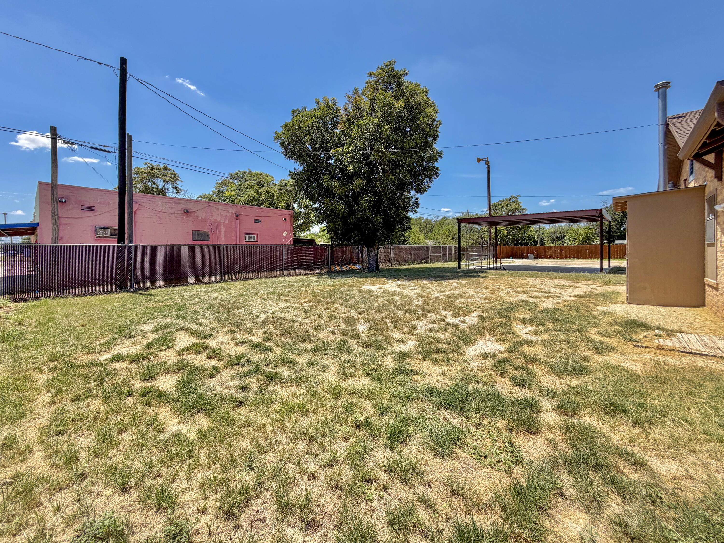 1103 S Oakes Street Property Photo 40