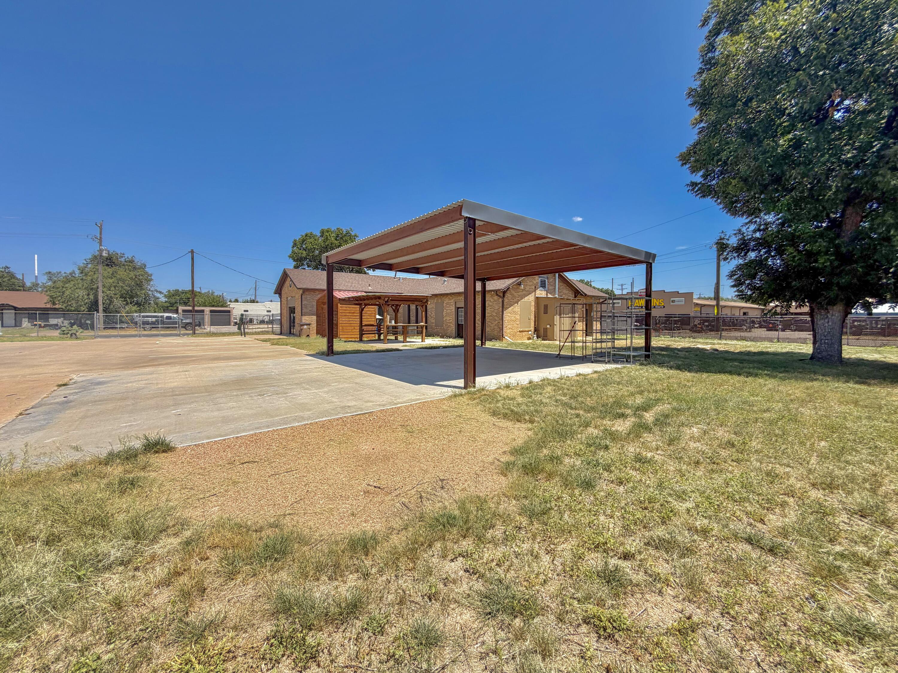 1103 S Oakes Street Property Photo 41
