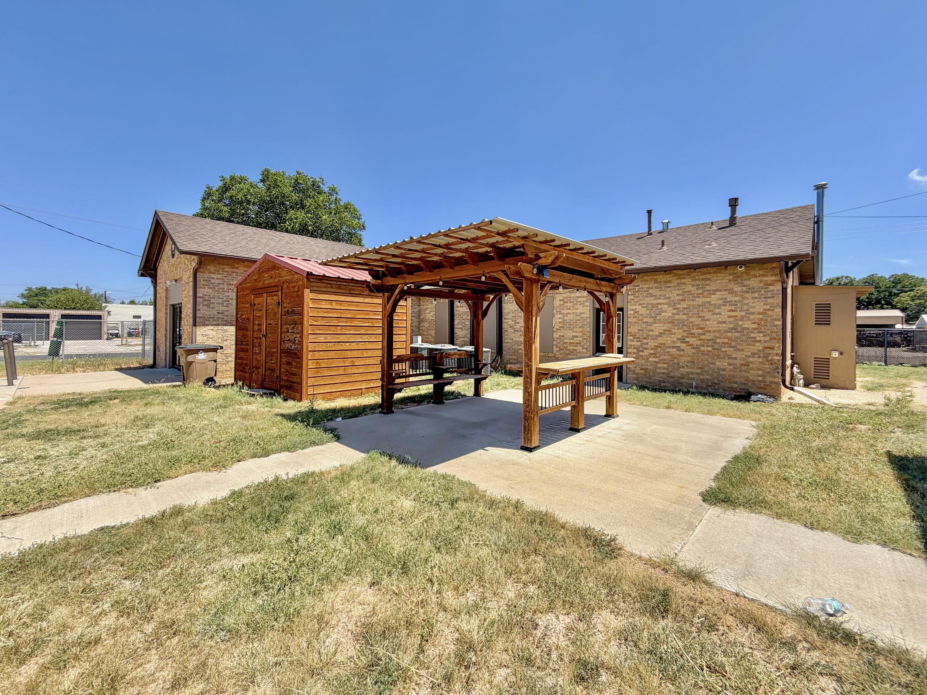 1103 S Oakes Street Property Photo 42