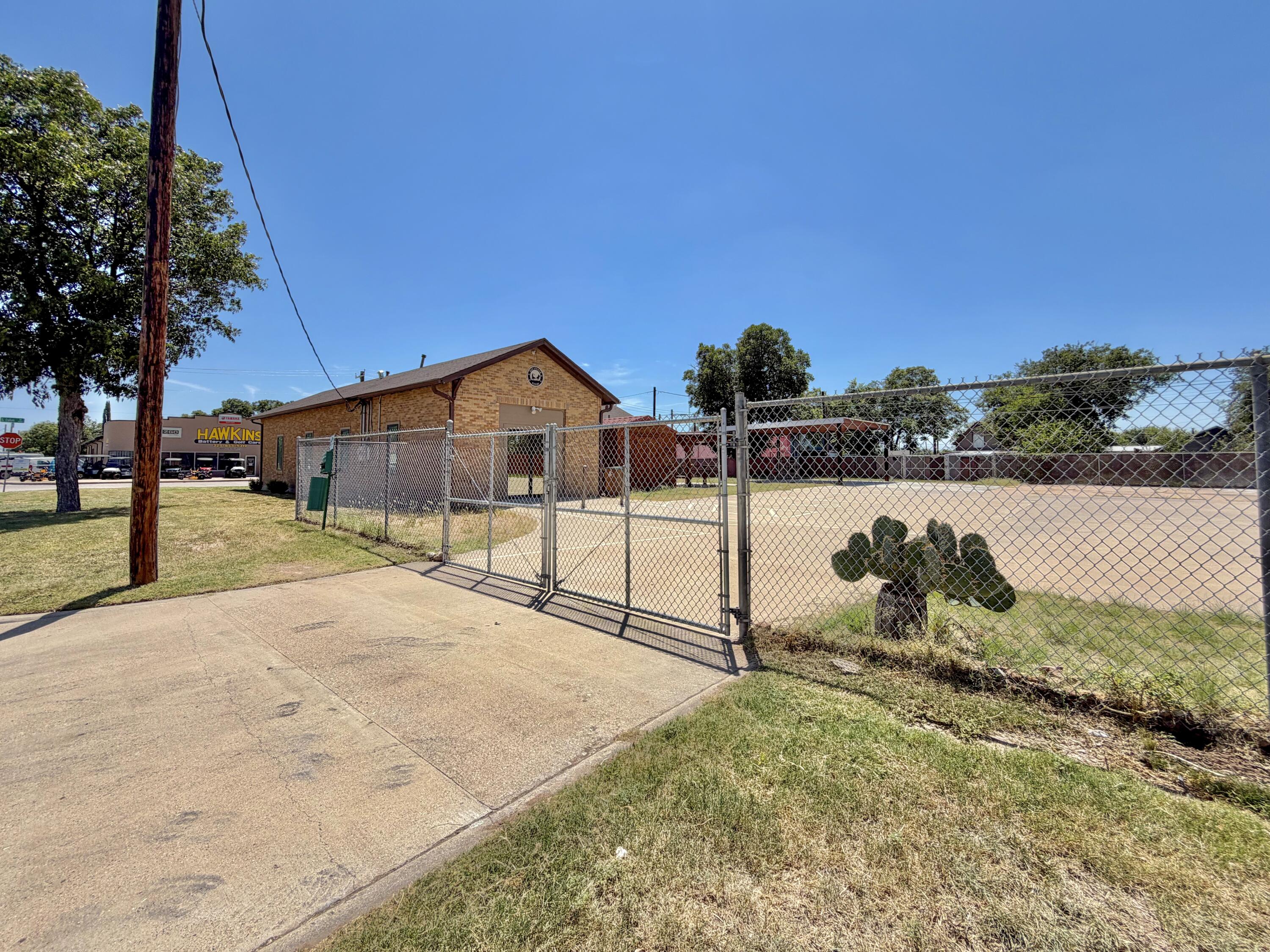 1103 S Oakes Street Property Photo 45