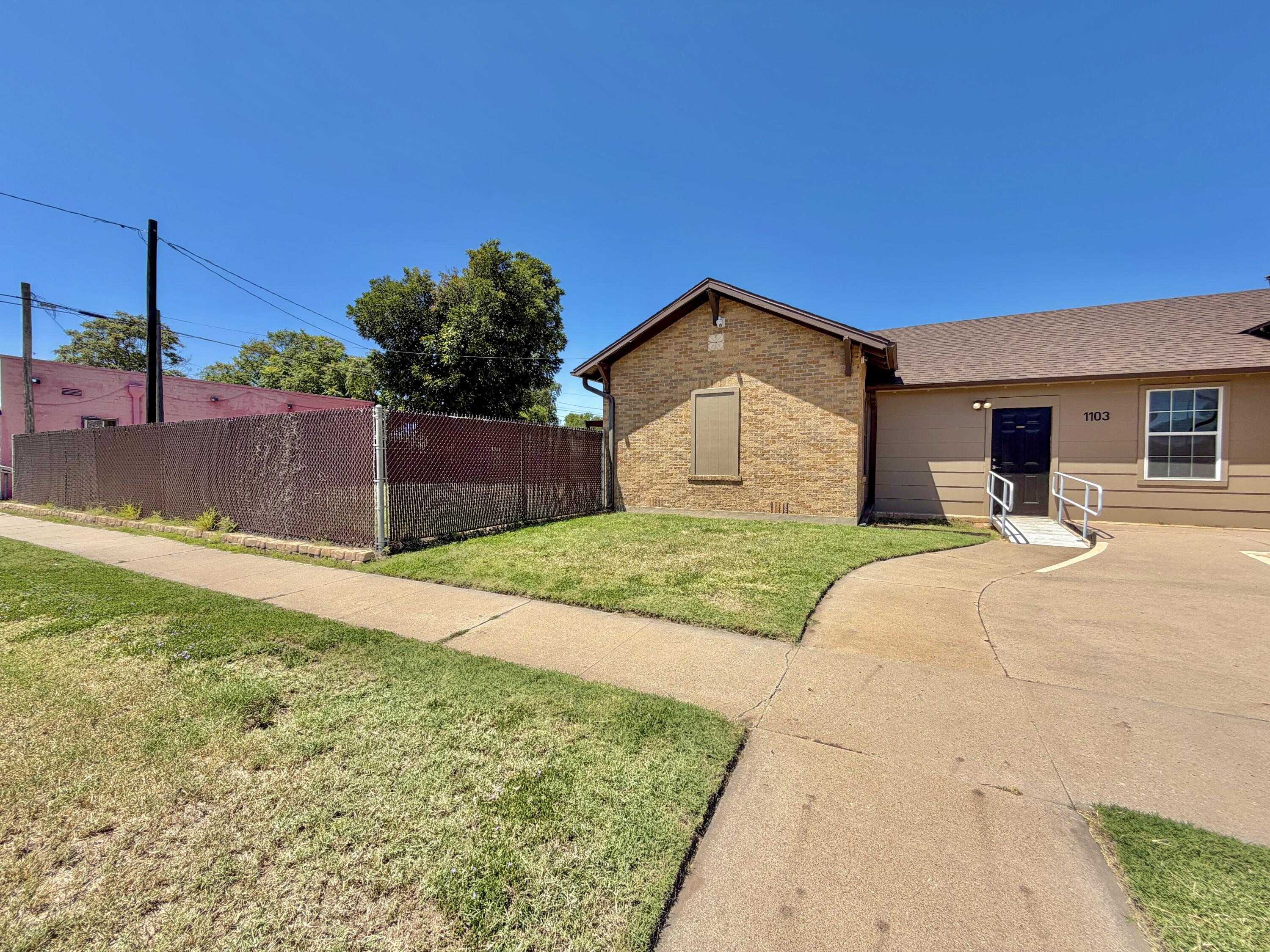 1103 S Oakes Street Property Photo 49