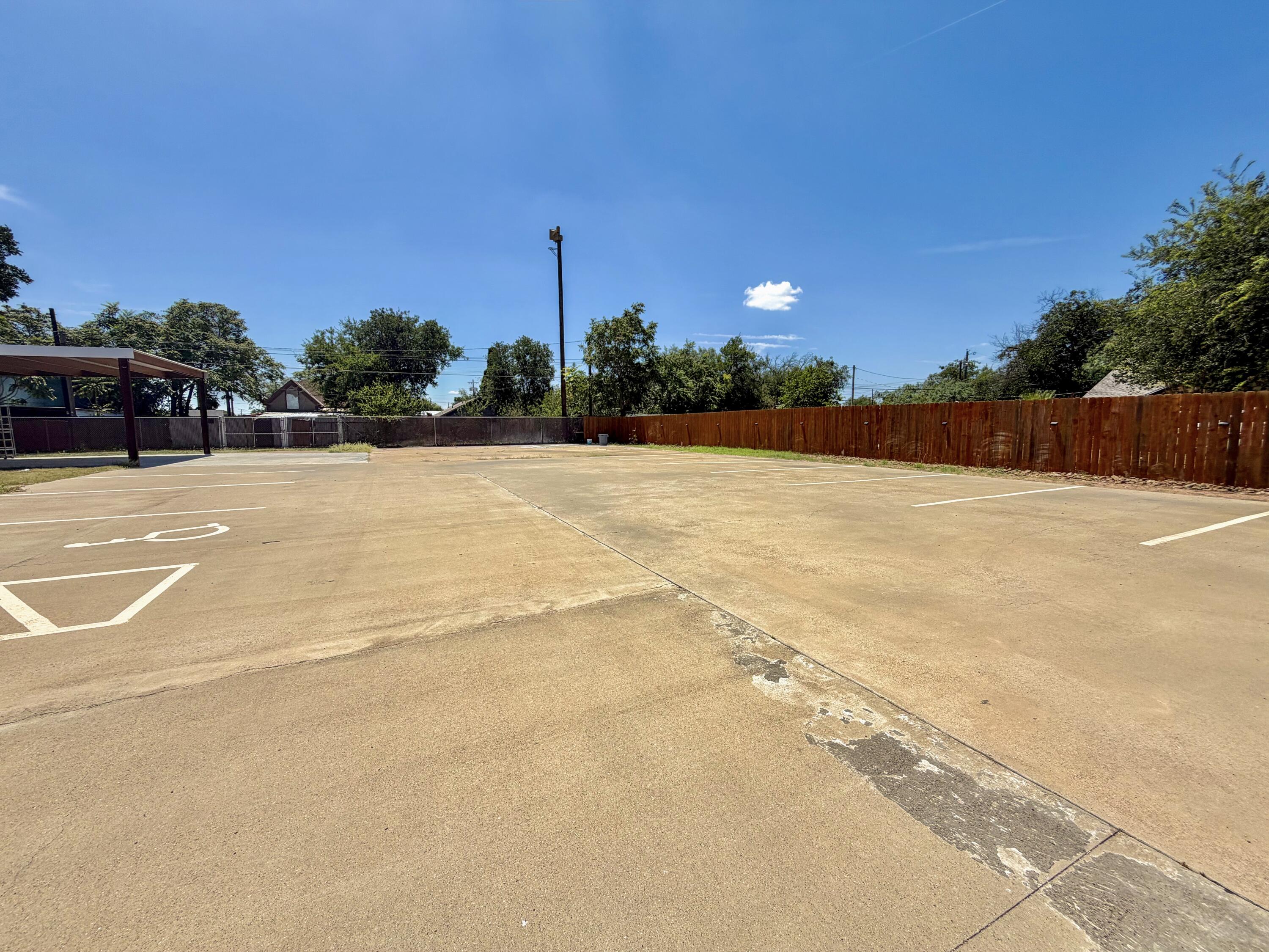 1103 S Oakes Street Property Photo 50