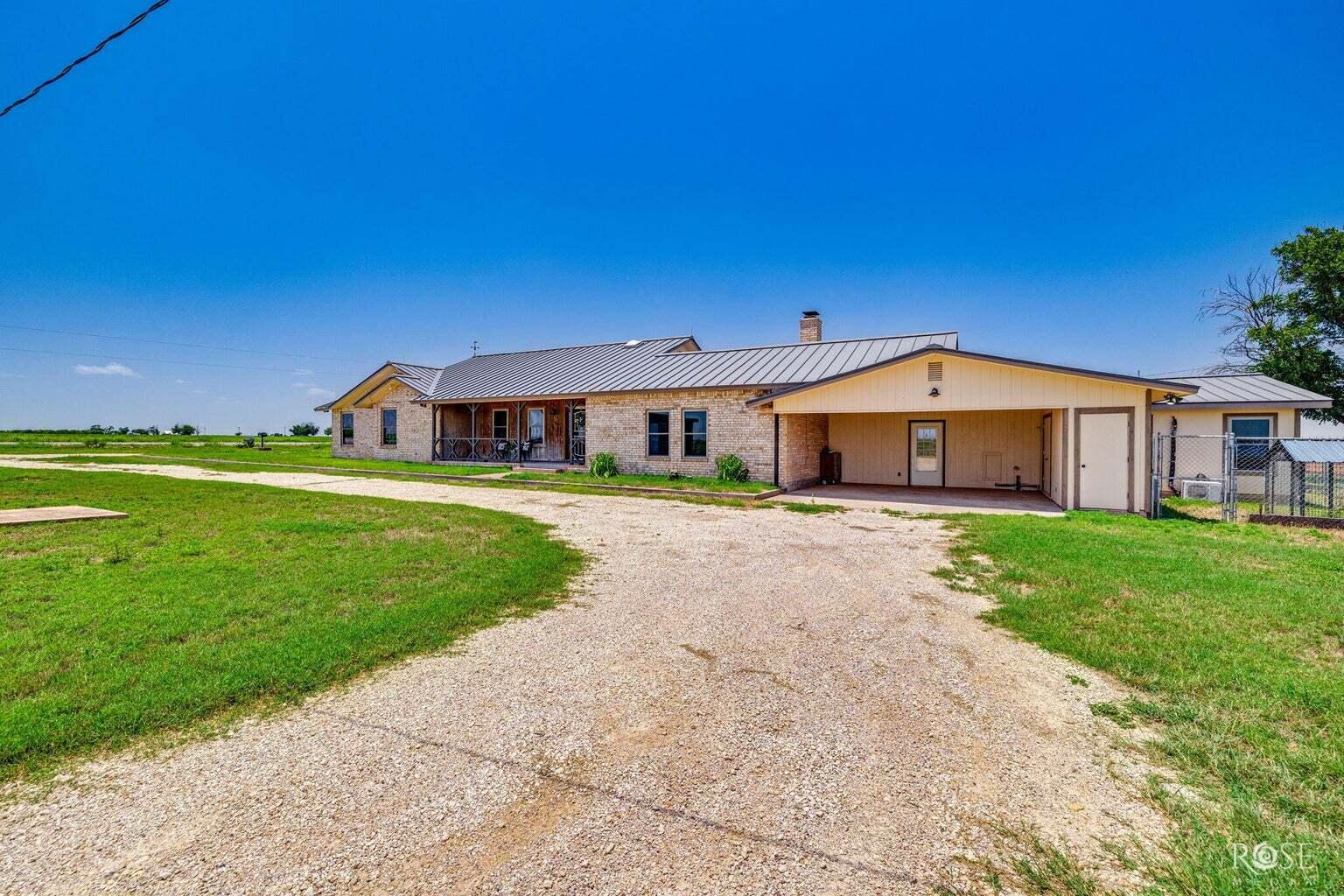 12326 E Veribest Road Property Photo 5