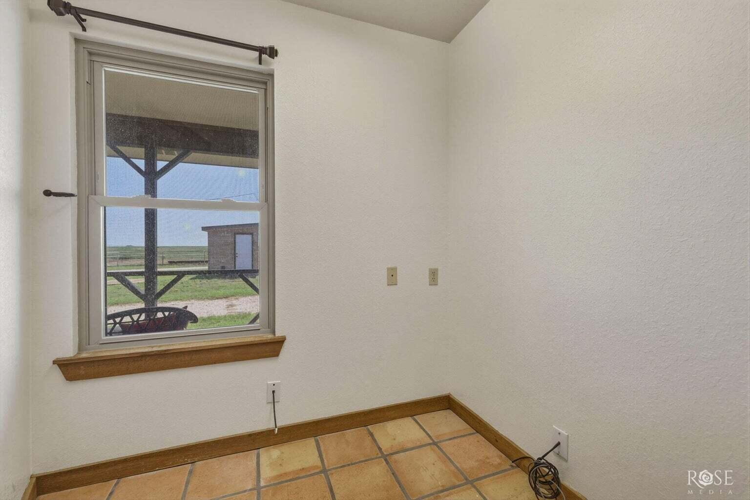 12326 E Veribest Road Property Photo 9