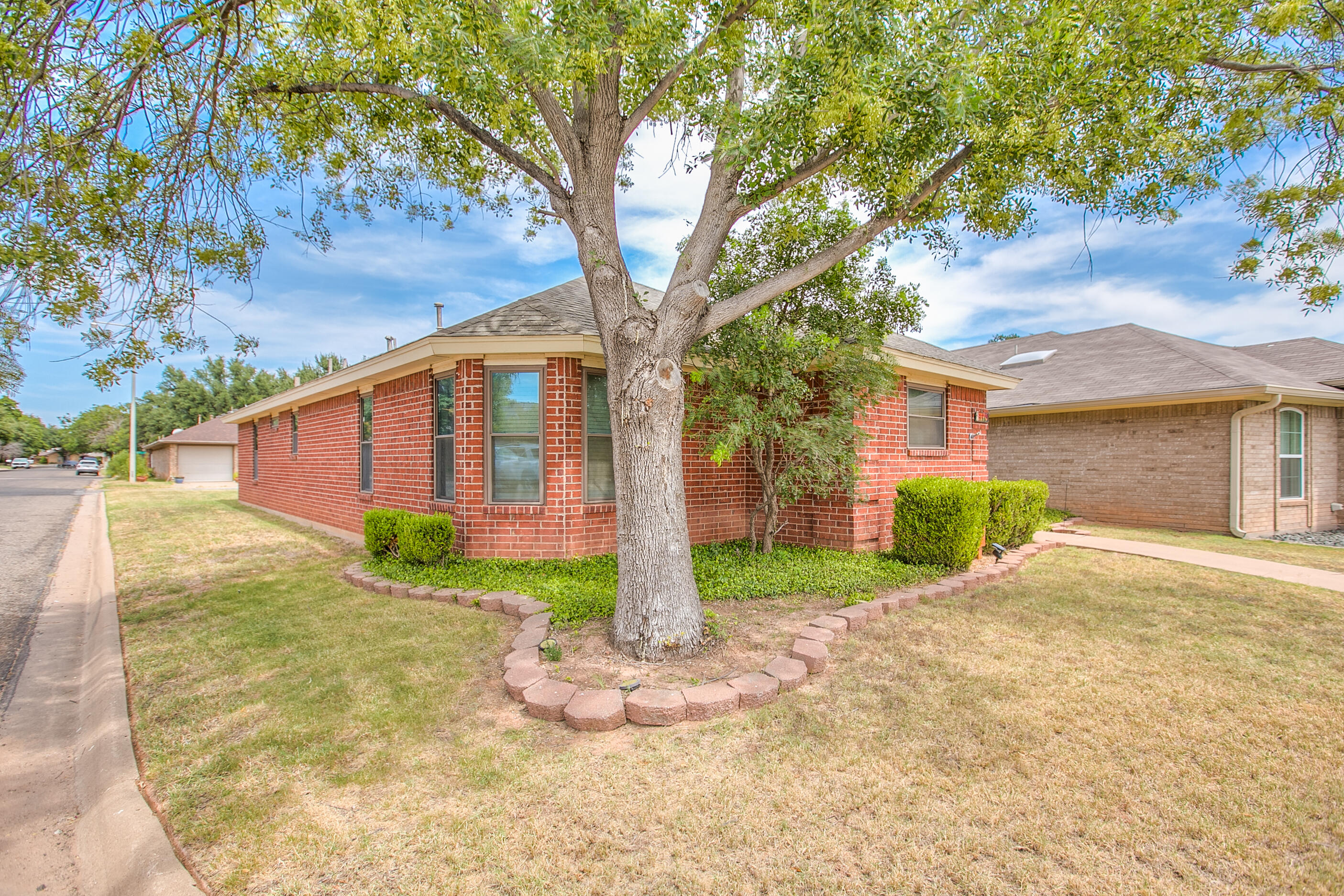 4418 Southland Boulevard Property Photo 8