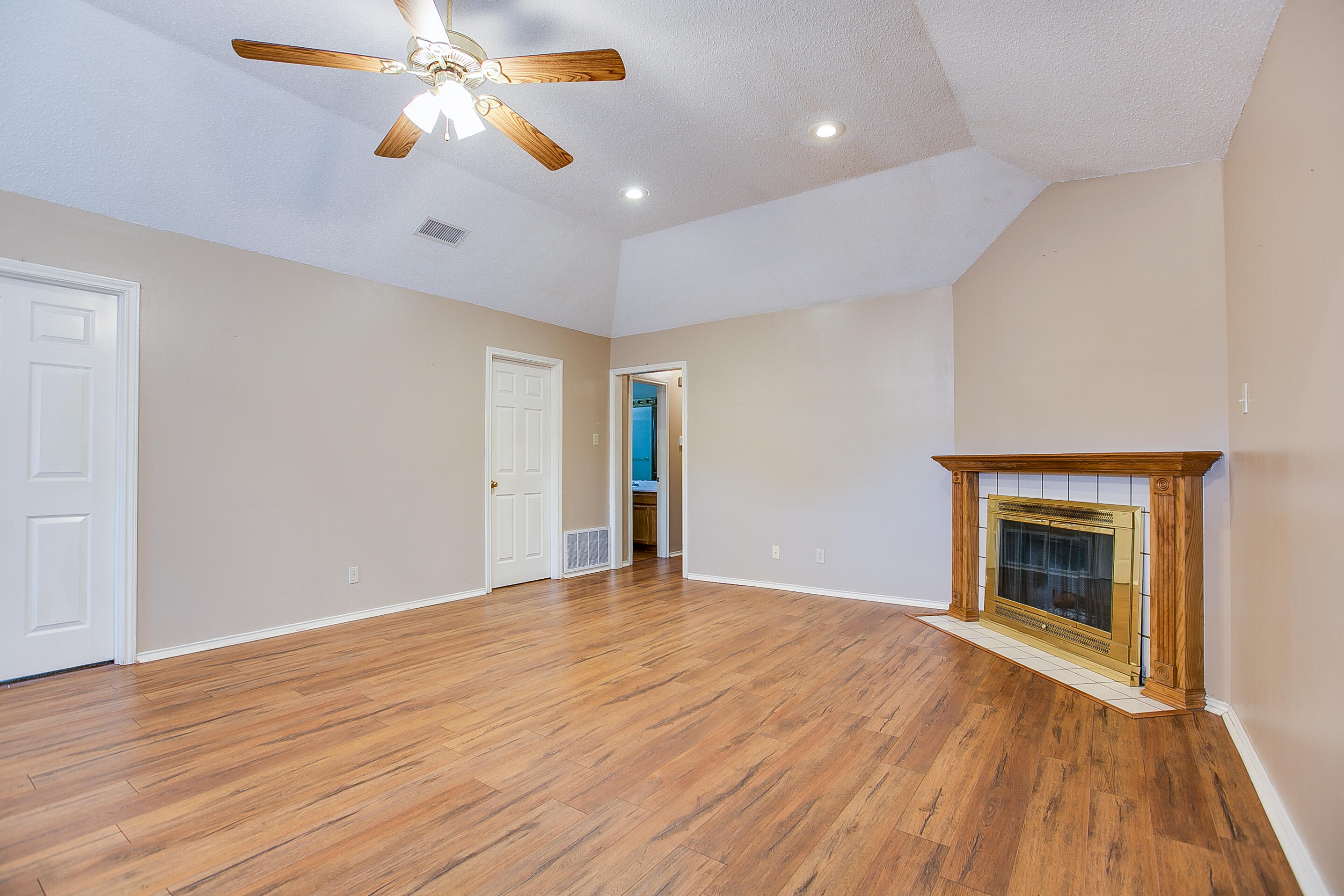 4418 Southland Boulevard Property Photo 10