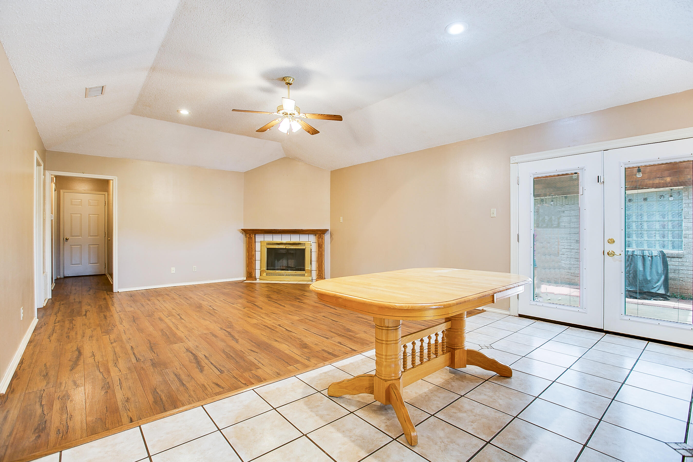 4418 Southland Boulevard Property Photo 12