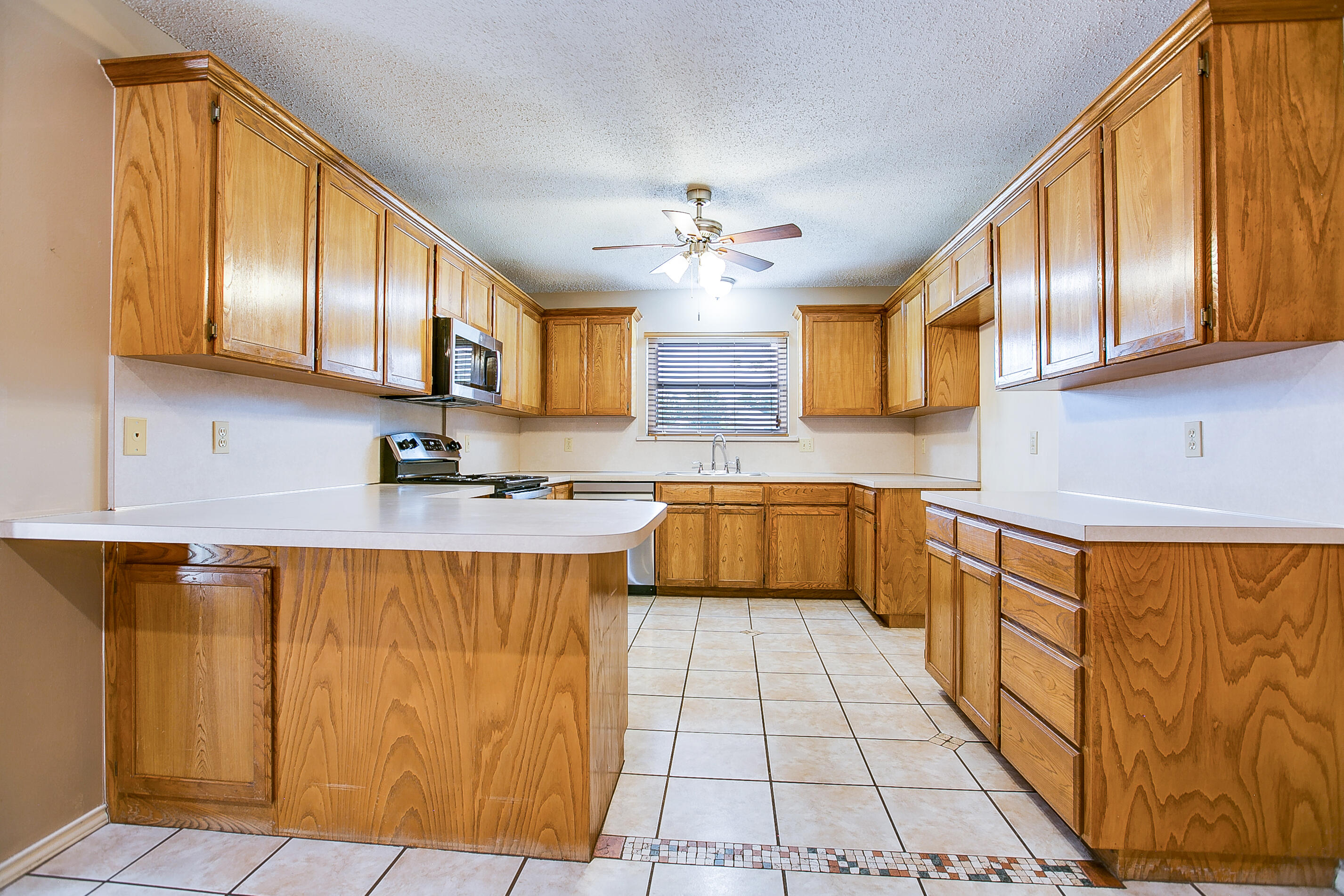 4418 Southland Boulevard Property Photo 14