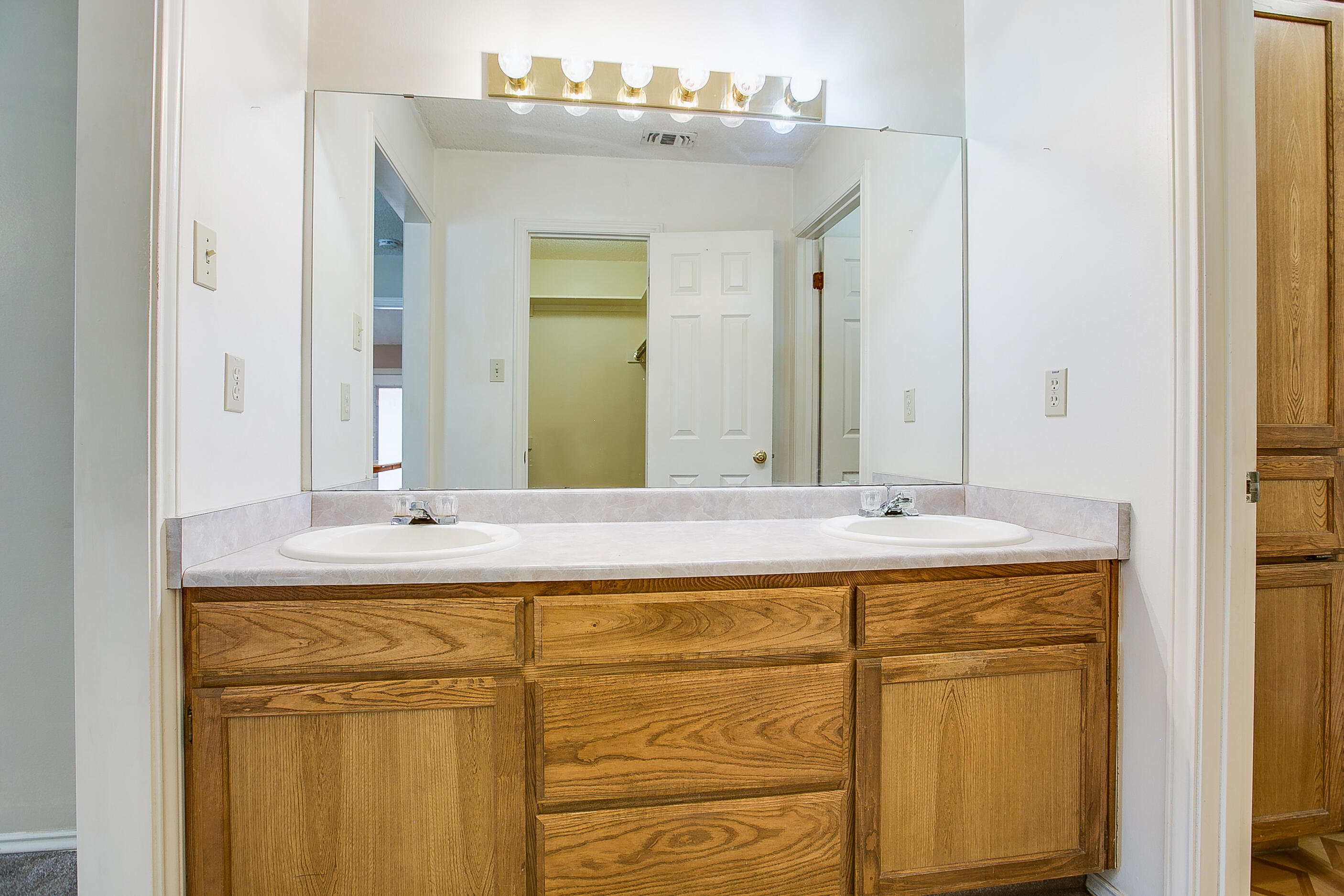 4418 Southland Boulevard Property Photo 18