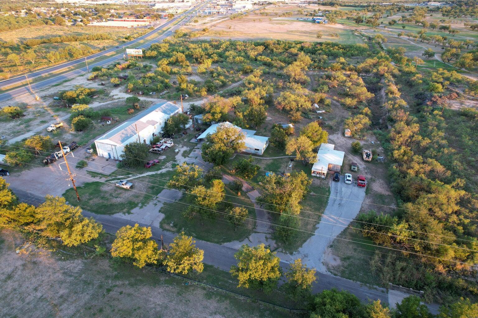 1011 Humble Road Property Photo 3