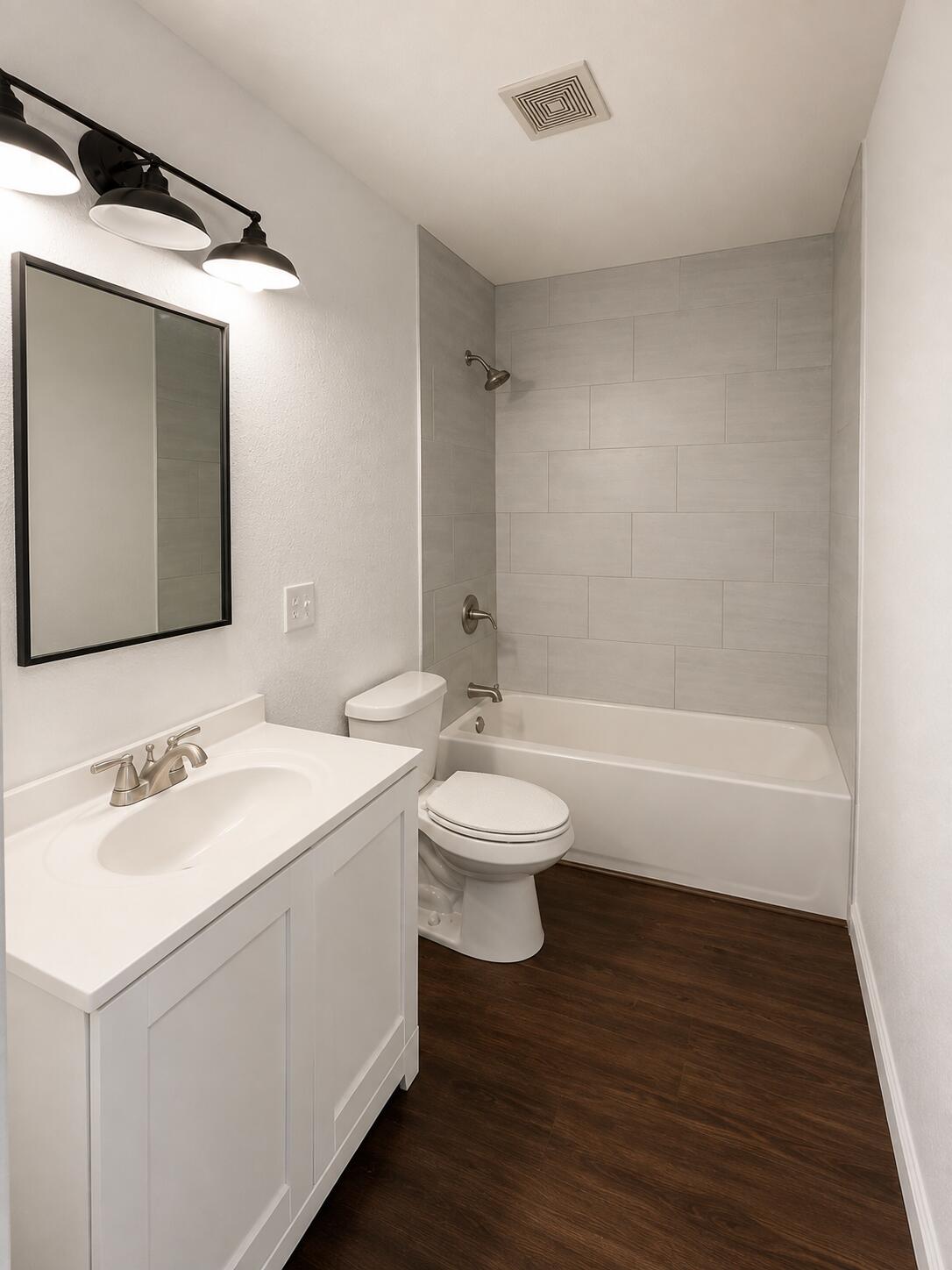 312 E 41st Street Property Photo 4