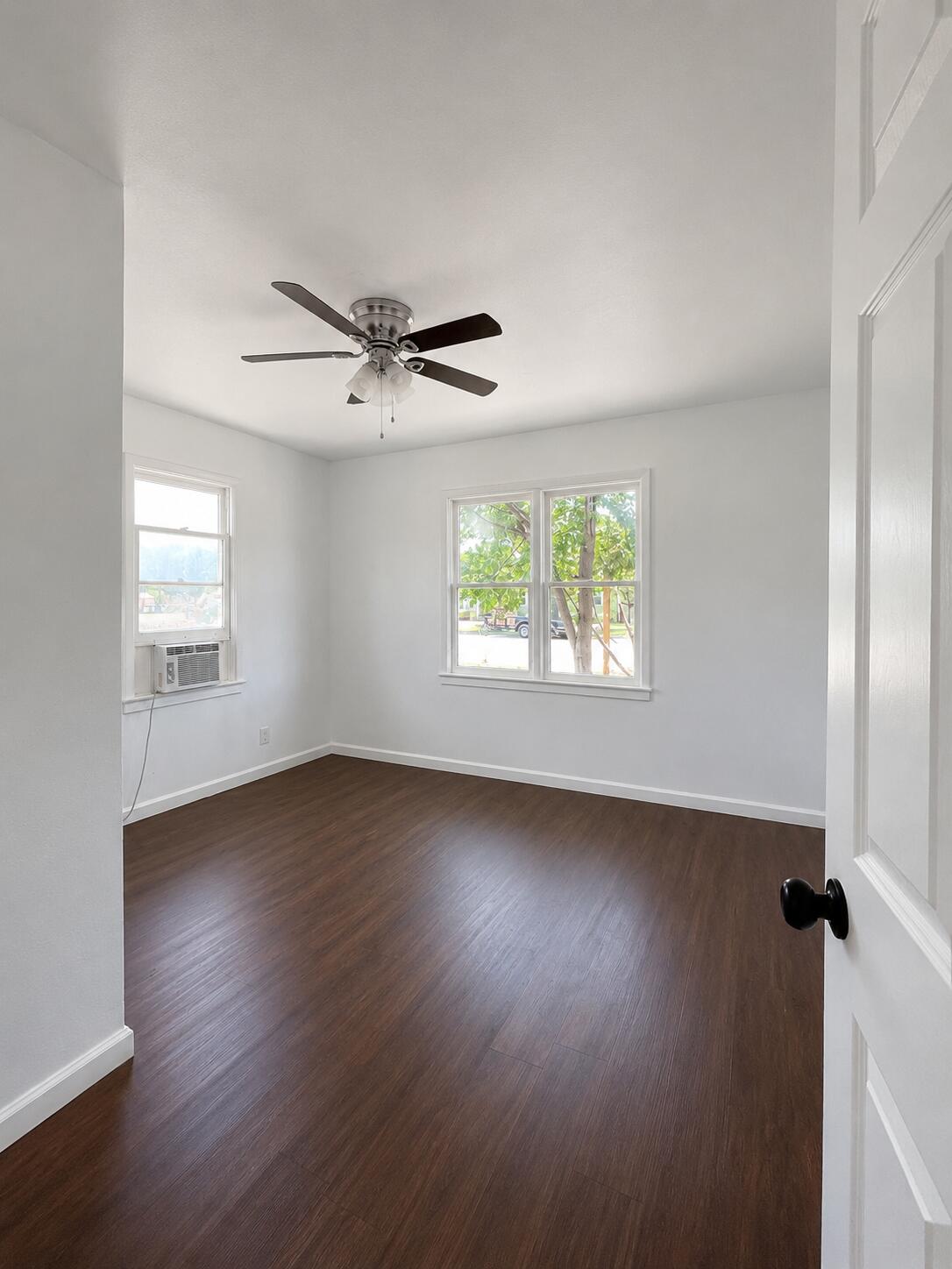 312 E 41st Street Property Photo 7