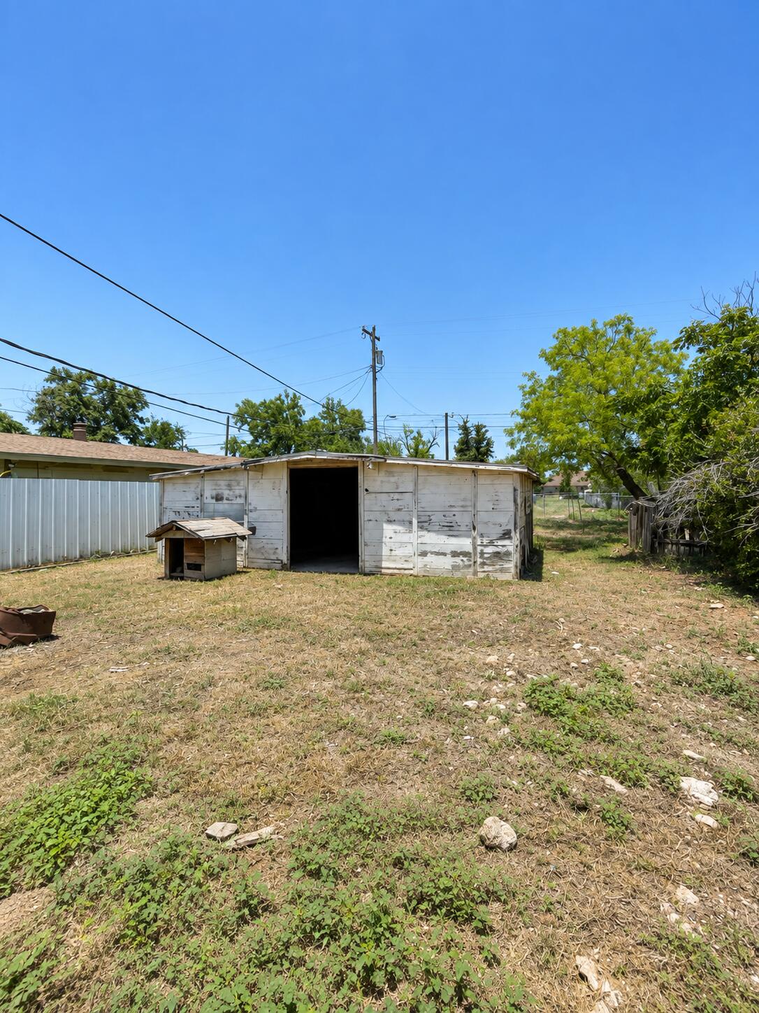 312 E 41st Street Property Photo 10