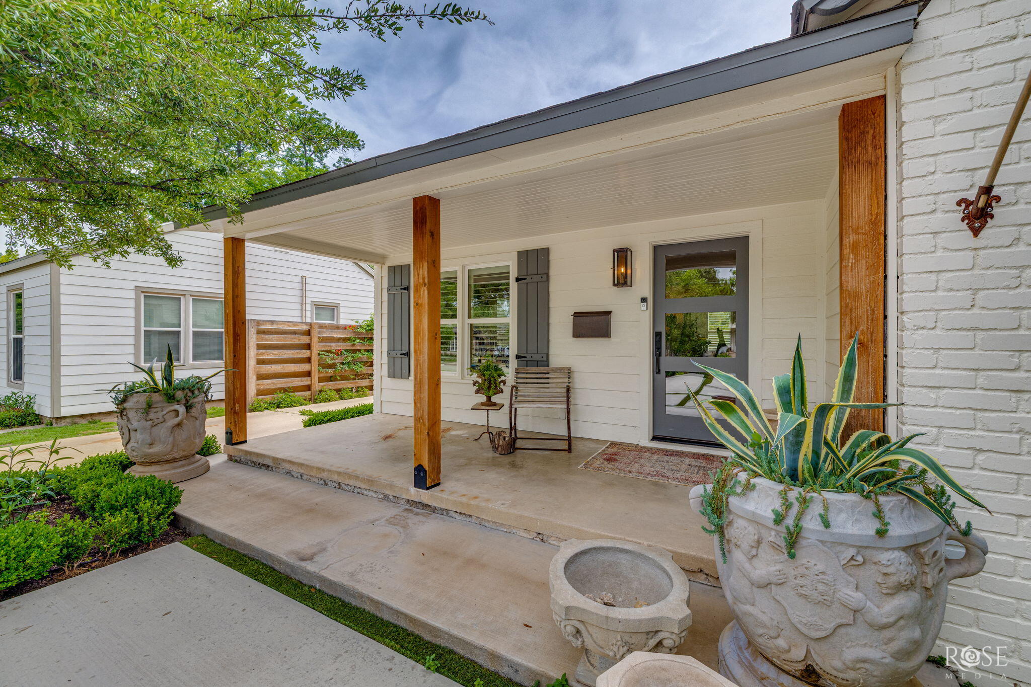 1322 Shafter Street Property Photo 5