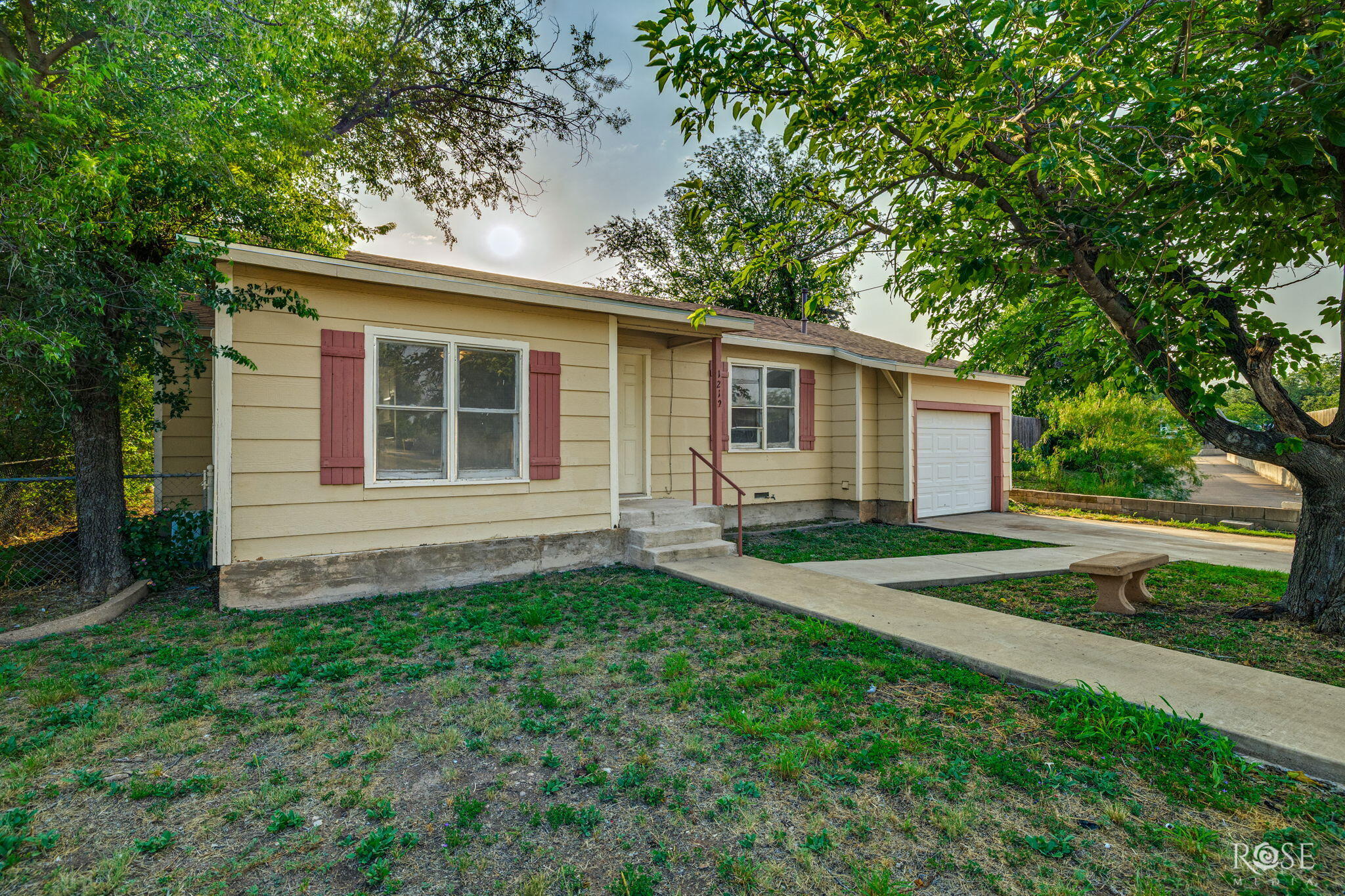1212 N Howard Street Property Photo 5