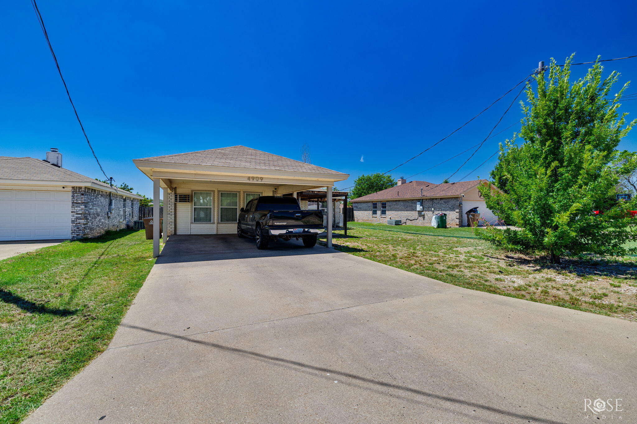 4909 Oaklawn Boulevard Property Photo 2