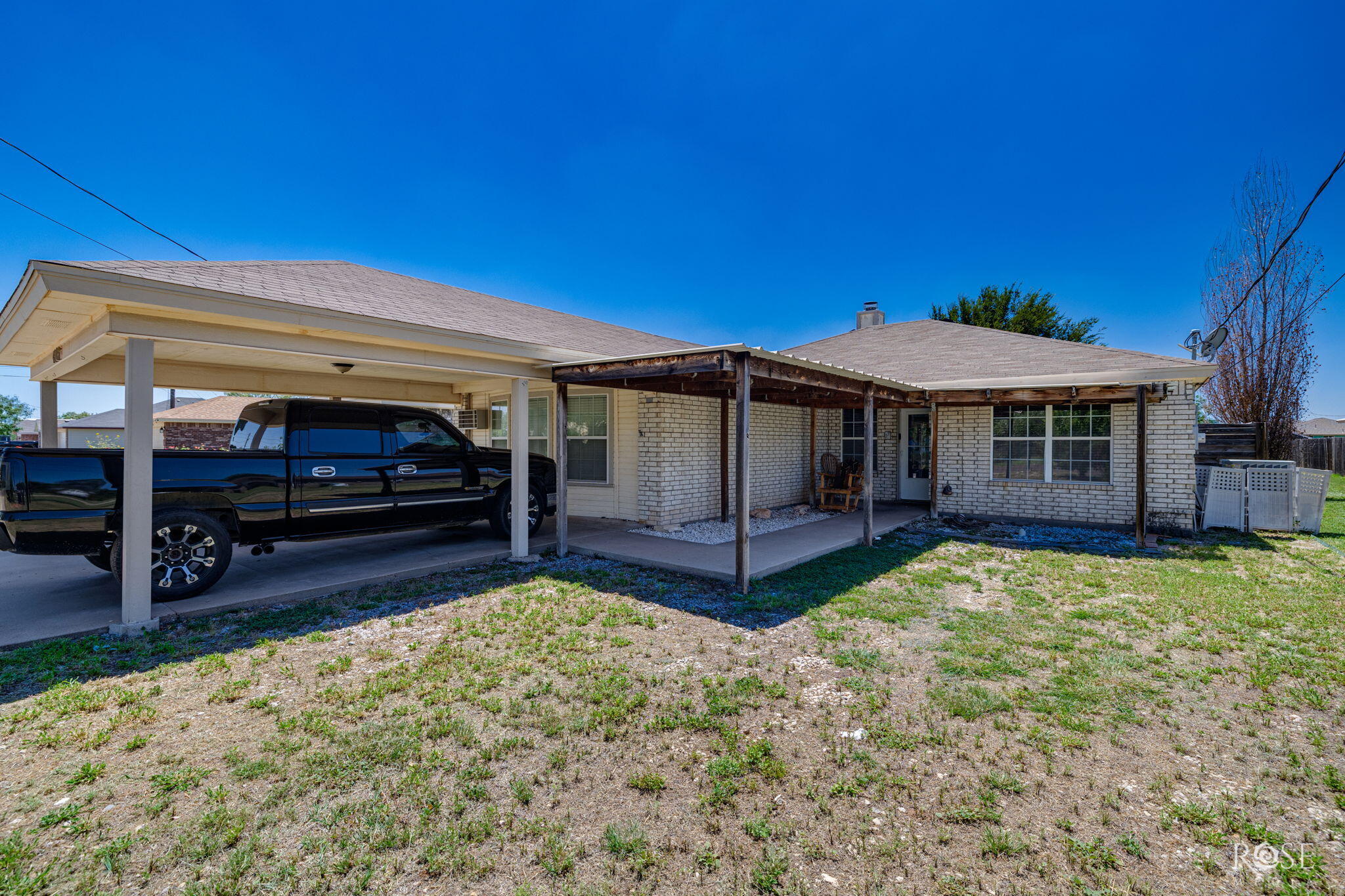 4909 Oaklawn Boulevard Property Photo 3