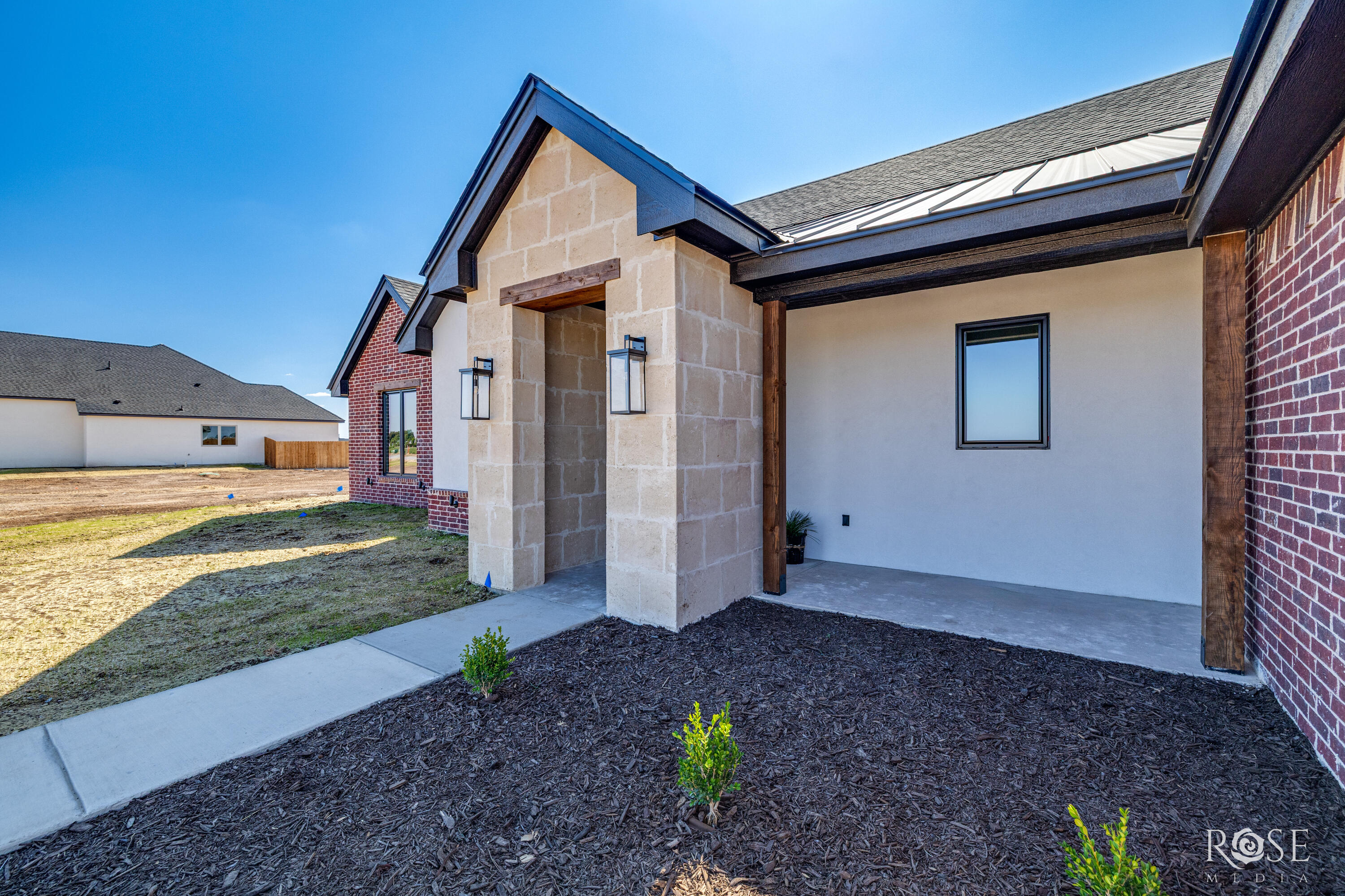 8421 Windmill Road Property Photo 4