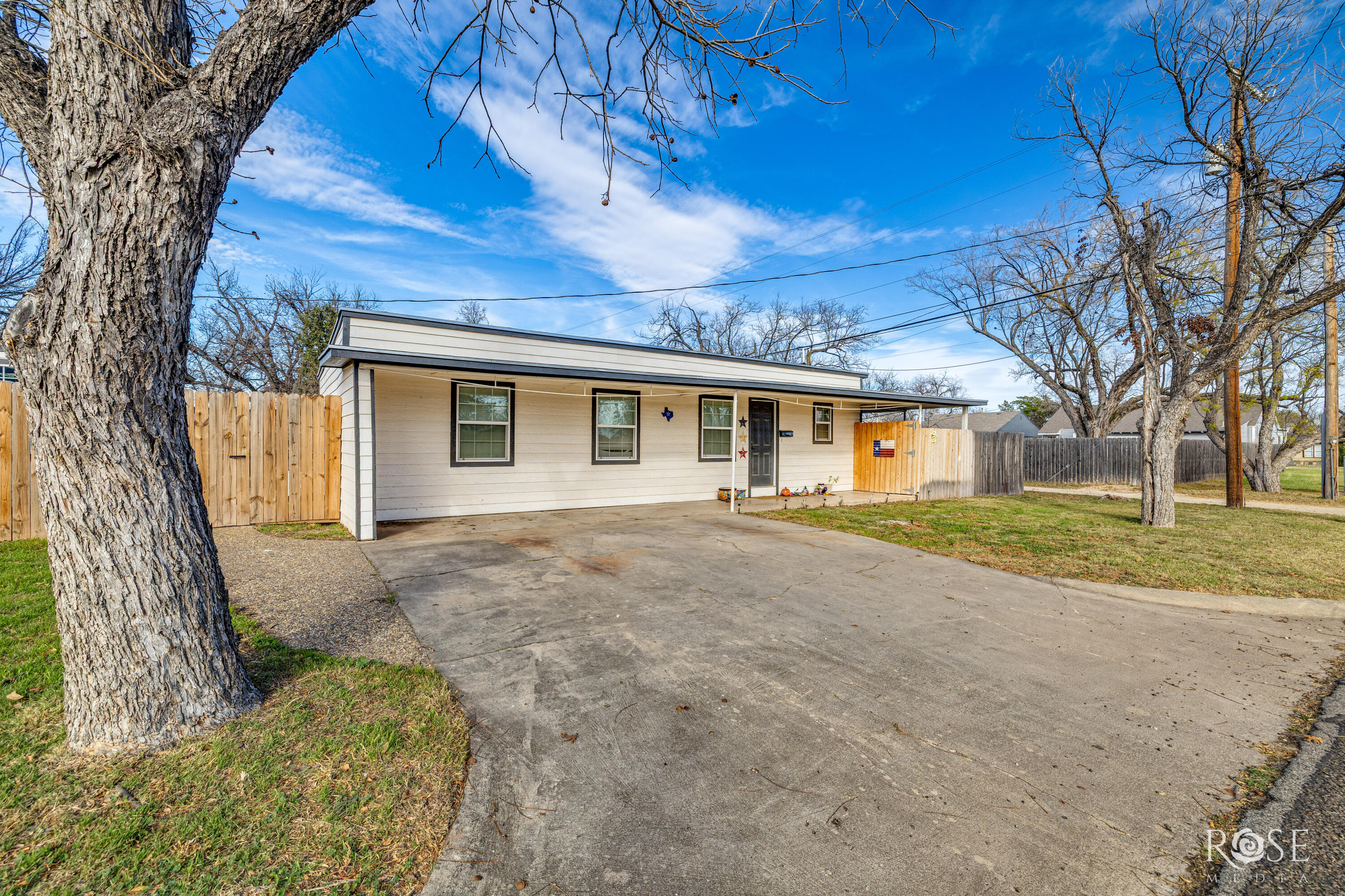 1528 S Park Street Property Photo 25